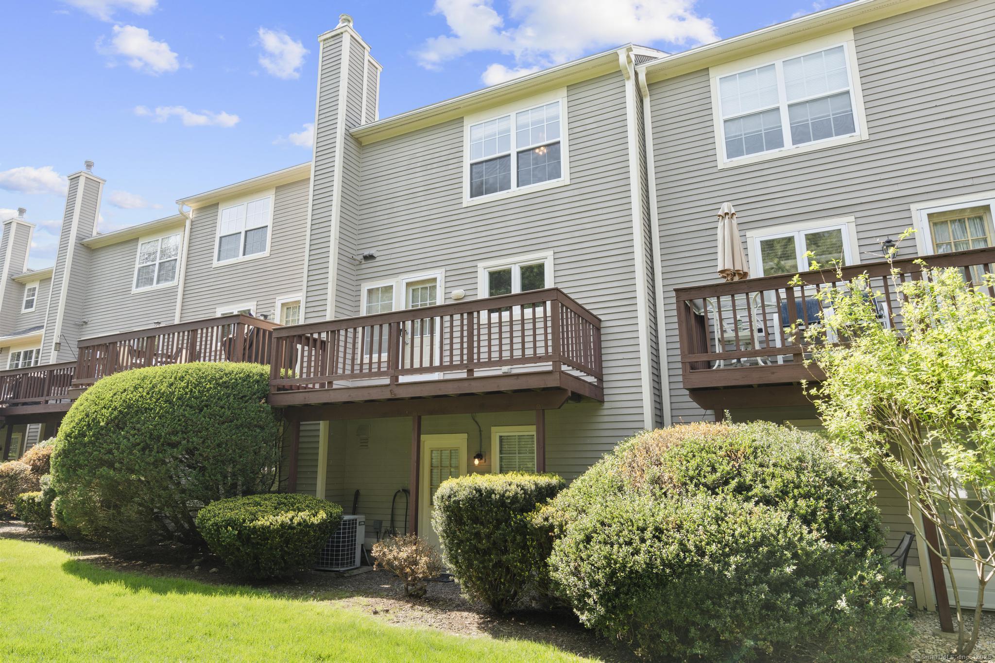107 Paugusett, Trumbull, Connecticut 06611