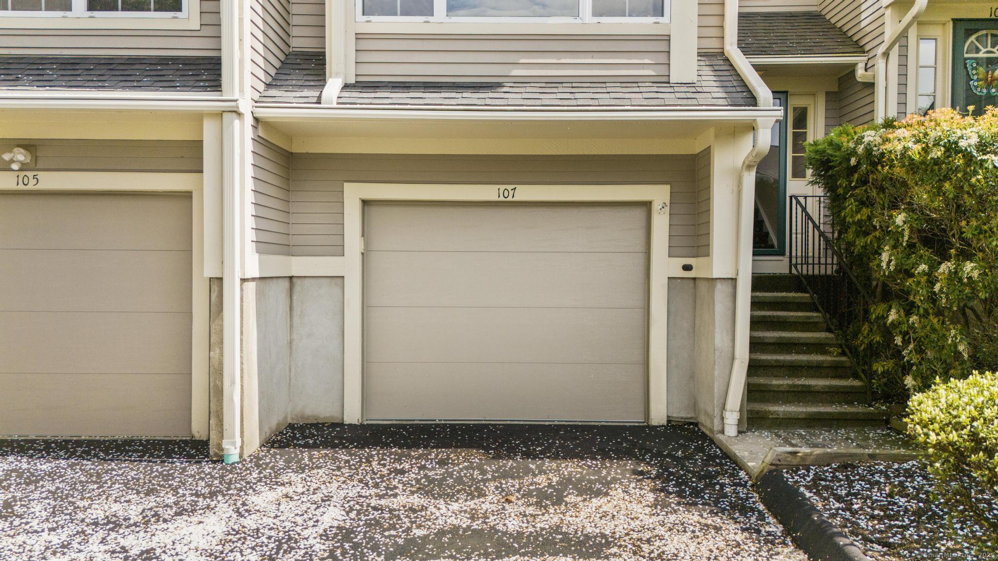107 Paugusett, Trumbull, Connecticut 06611
