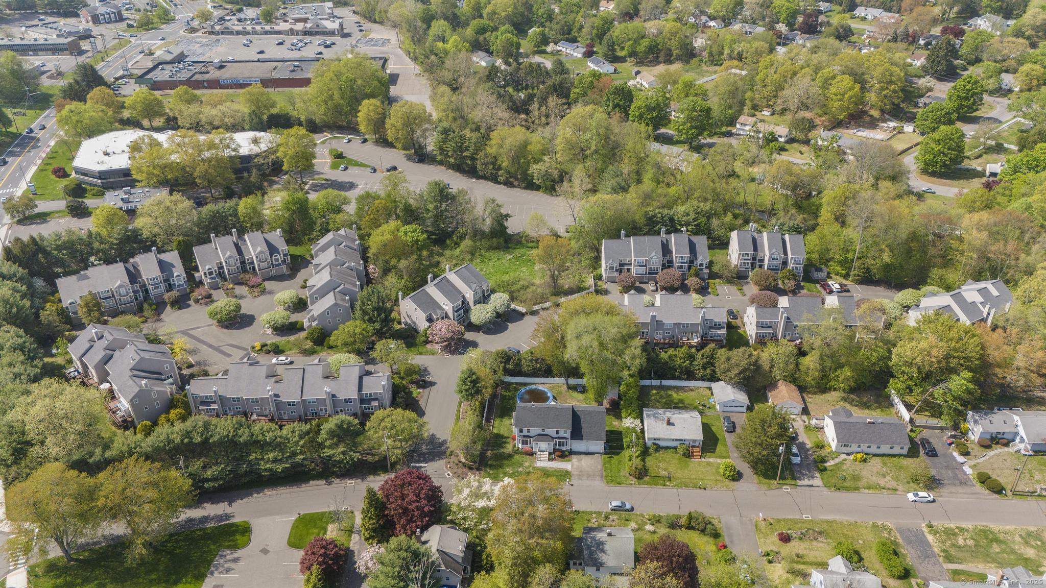 107 Paugusett, Trumbull, Connecticut 06611