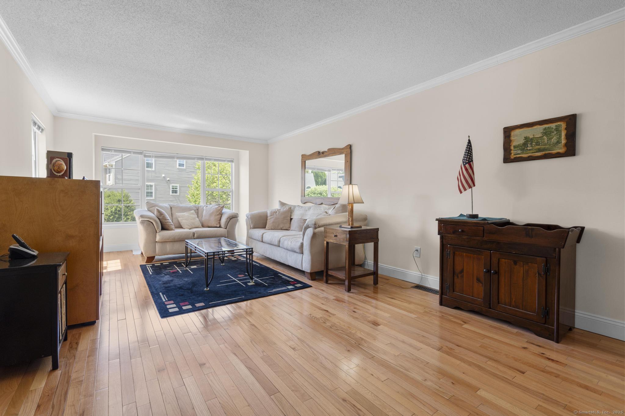 107 Paugusett, Trumbull, Connecticut 06611