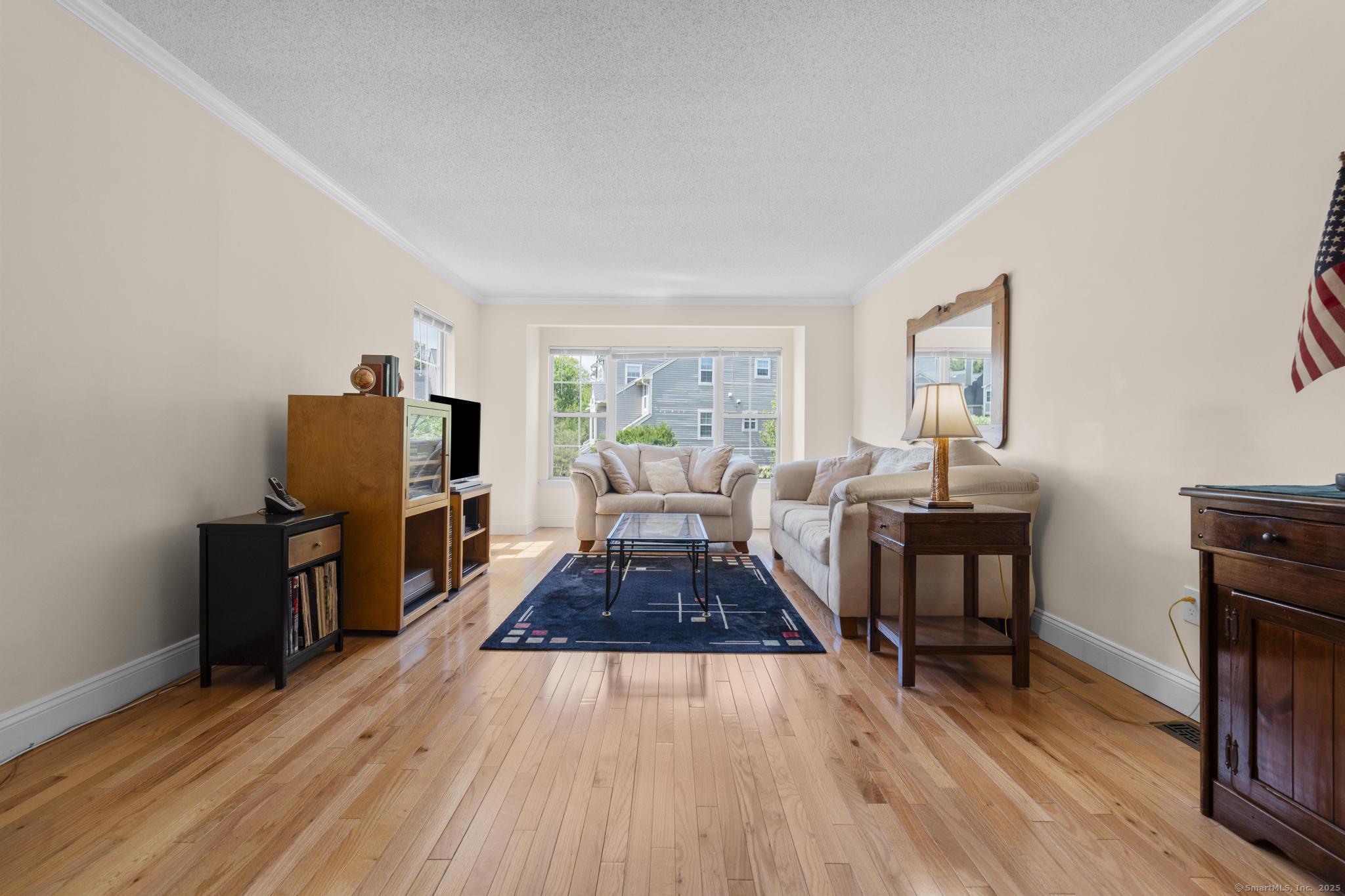 107 Paugusett, Trumbull, Connecticut 06611