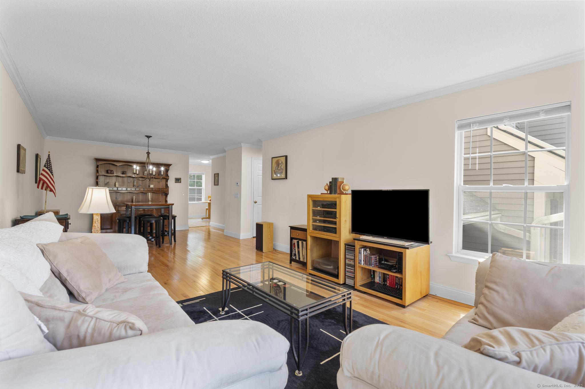 107 Paugusett, Trumbull, Connecticut 06611