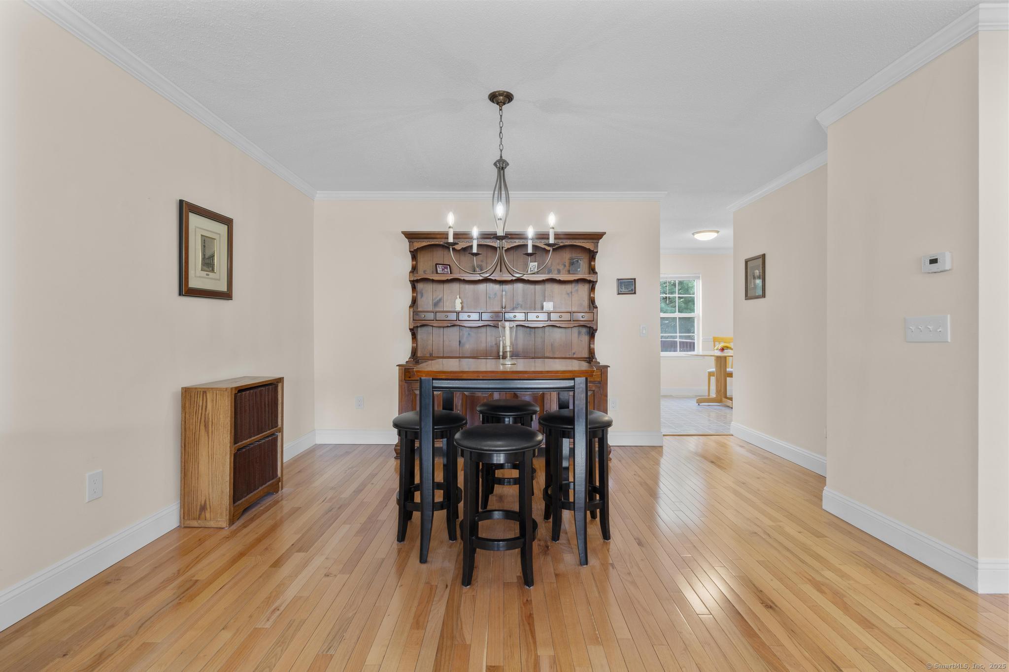 107 Paugusett, Trumbull, Connecticut 06611