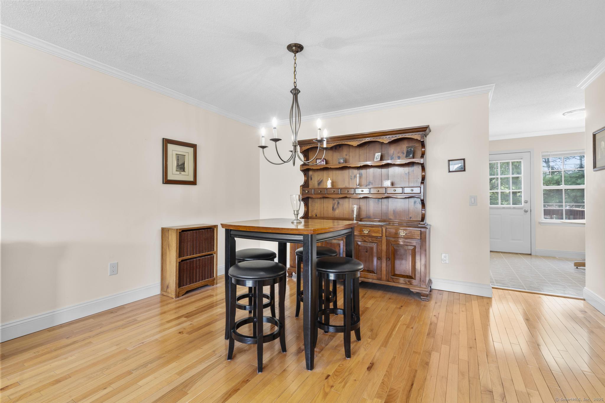 107 Paugusett, Trumbull, Connecticut 06611