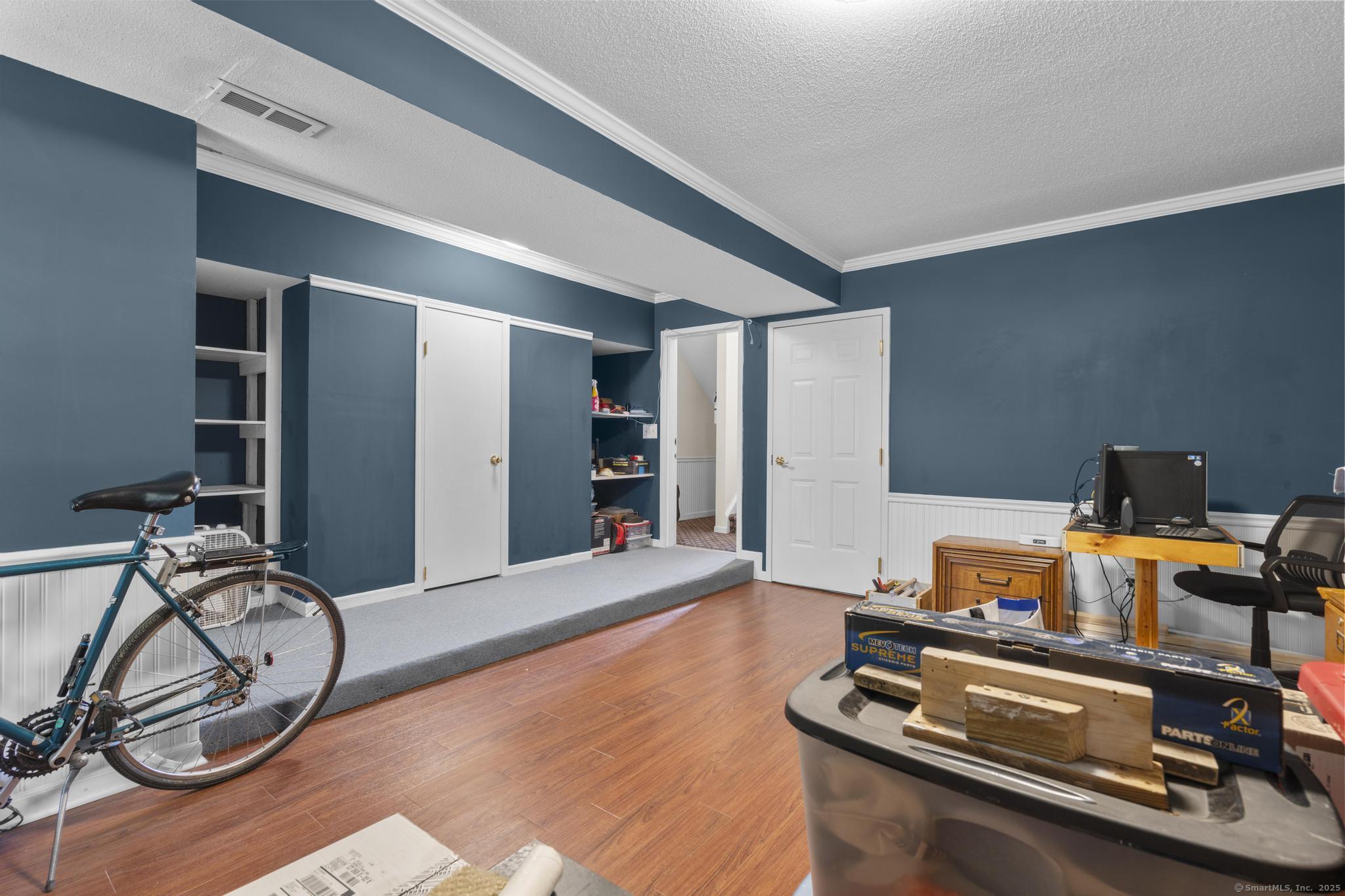 107 Paugusett, Trumbull, Connecticut 06611