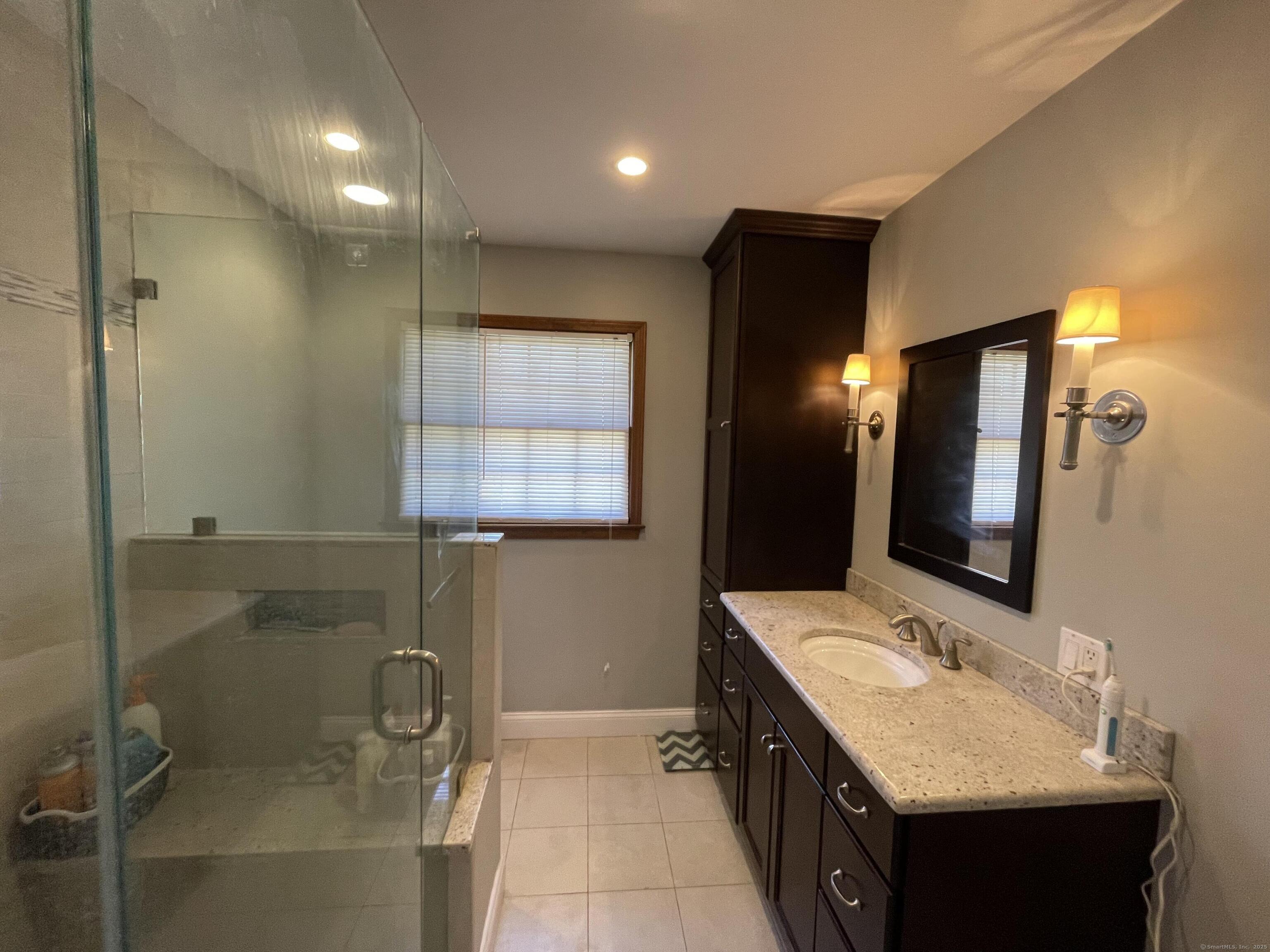 20 Jewel, New Fairfield, Connecticut 06812