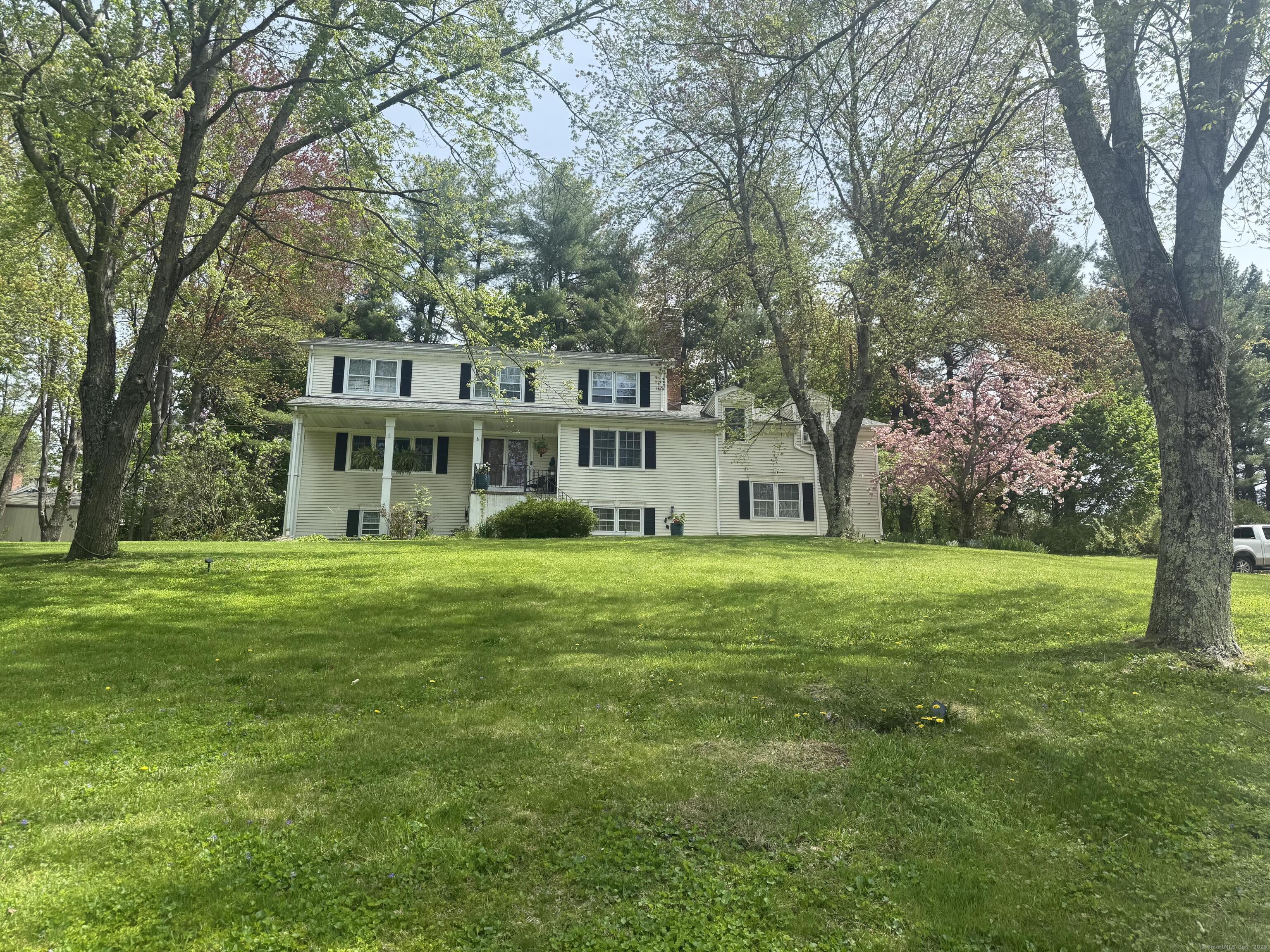 11 Ridge, Newtown, Connecticut 06470