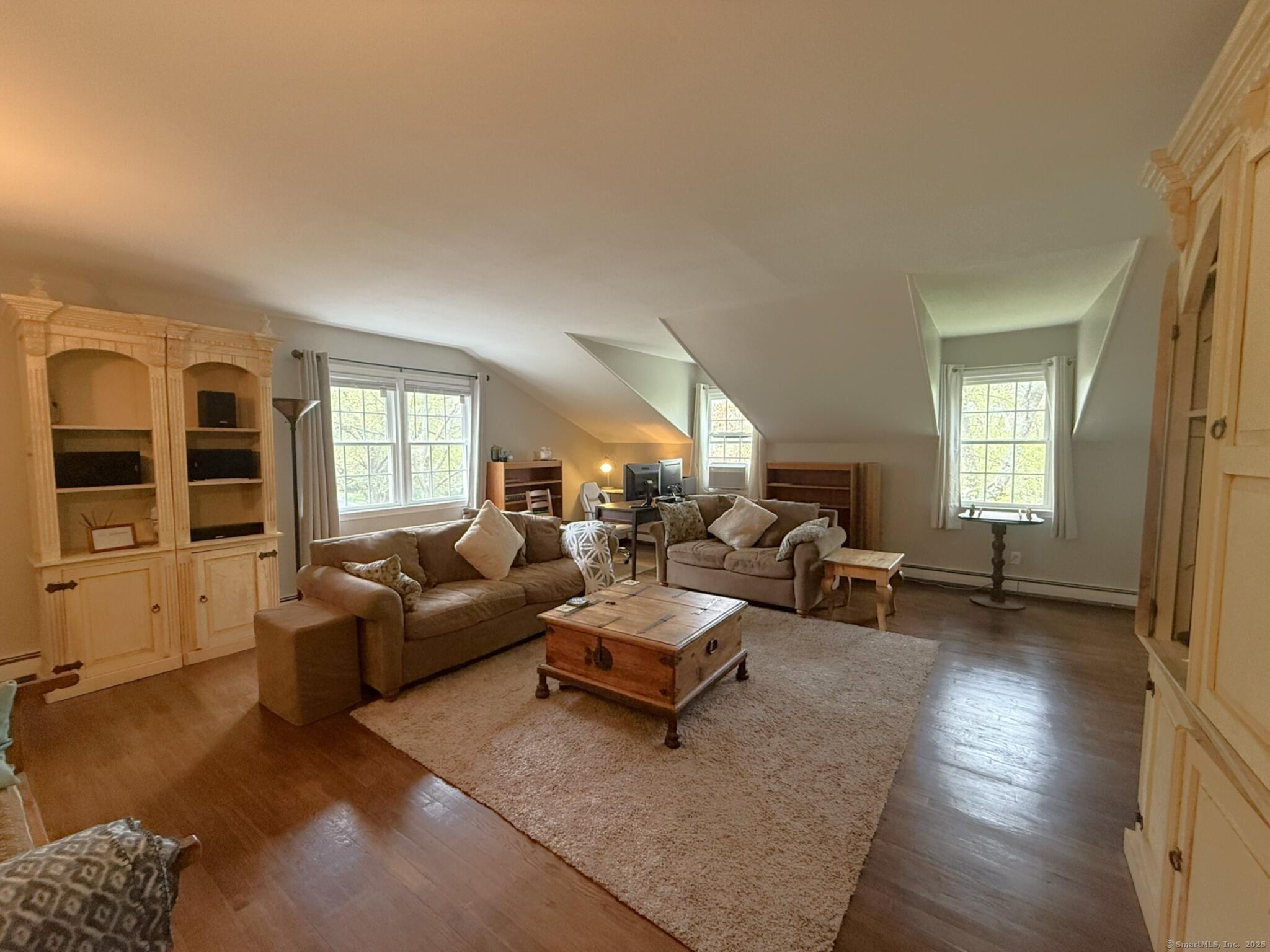 11 Ridge, Newtown, Connecticut 06470