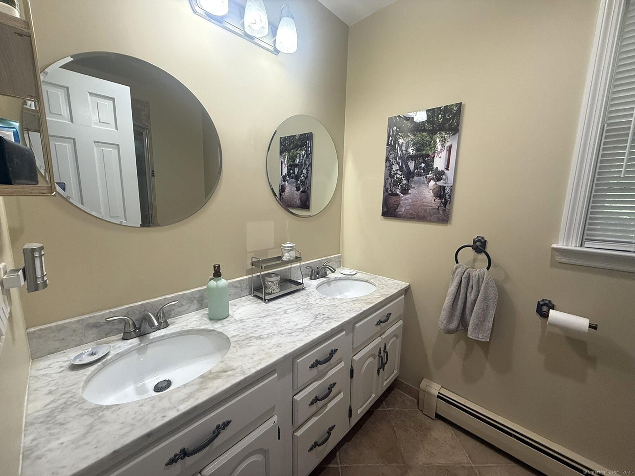 11 Ridge, Newtown, Connecticut 06470