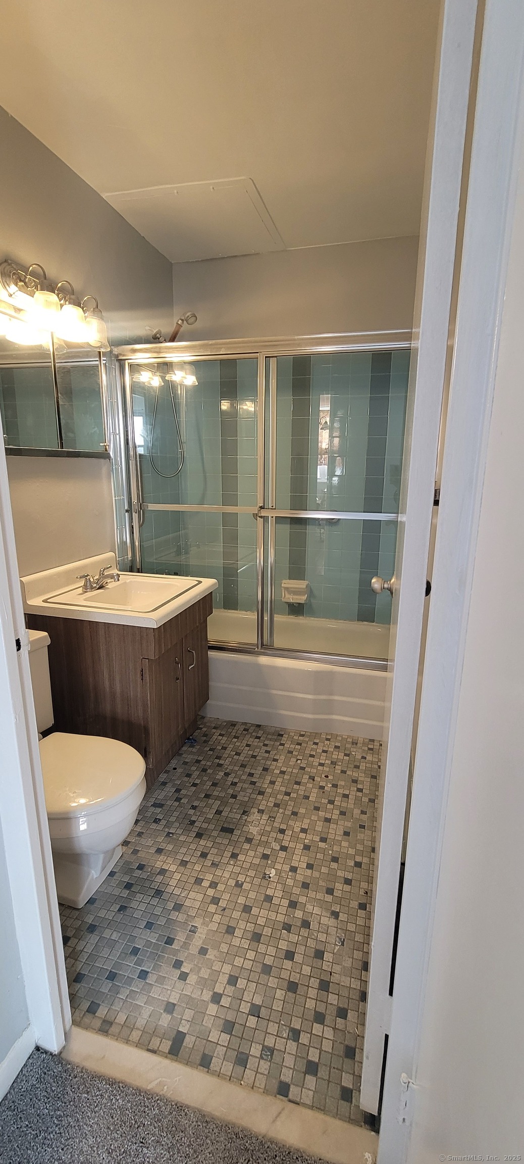 2370 North, Bridgeport, Connecticut 06604