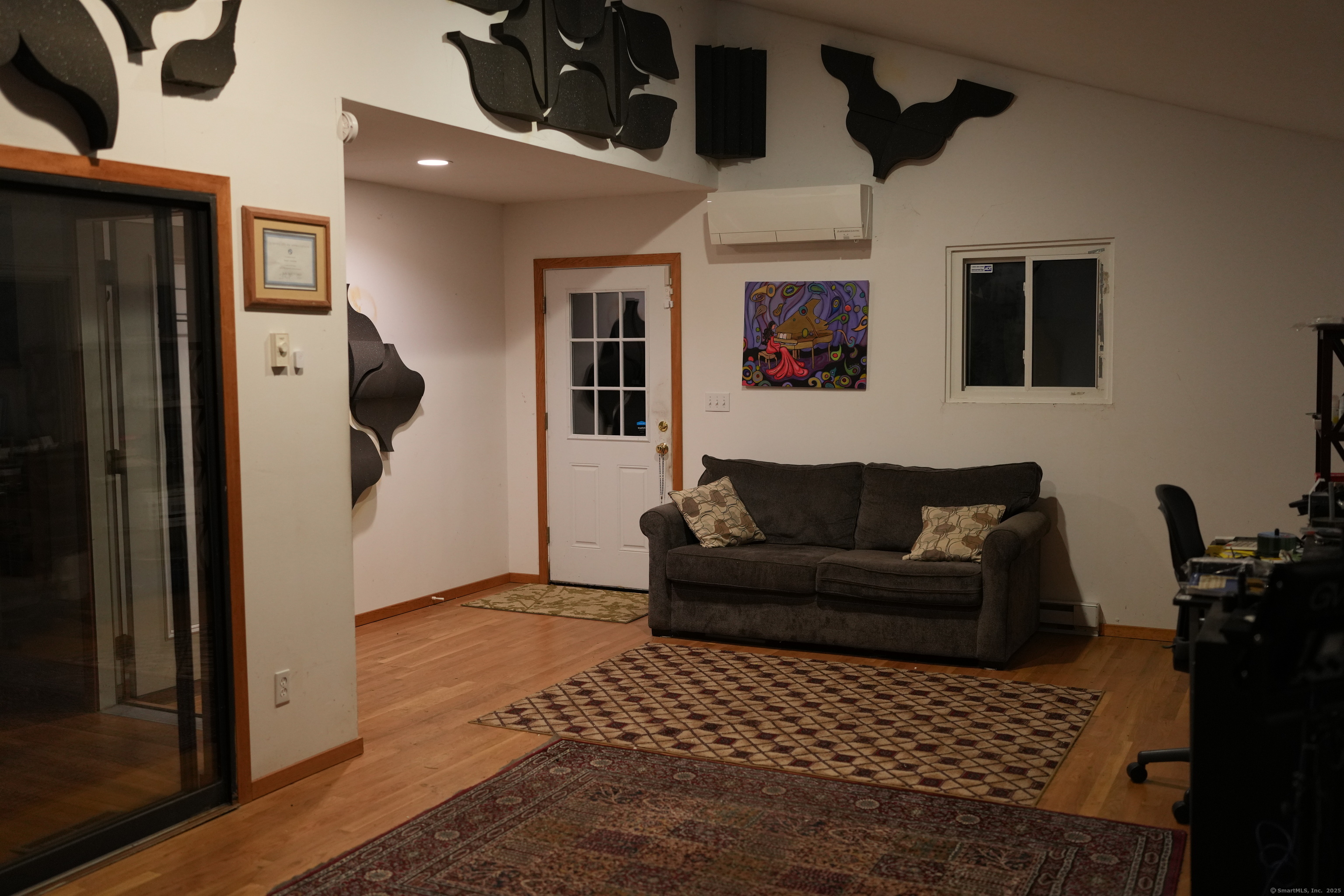 953 Rainbow, Orange, Connecticut 06477