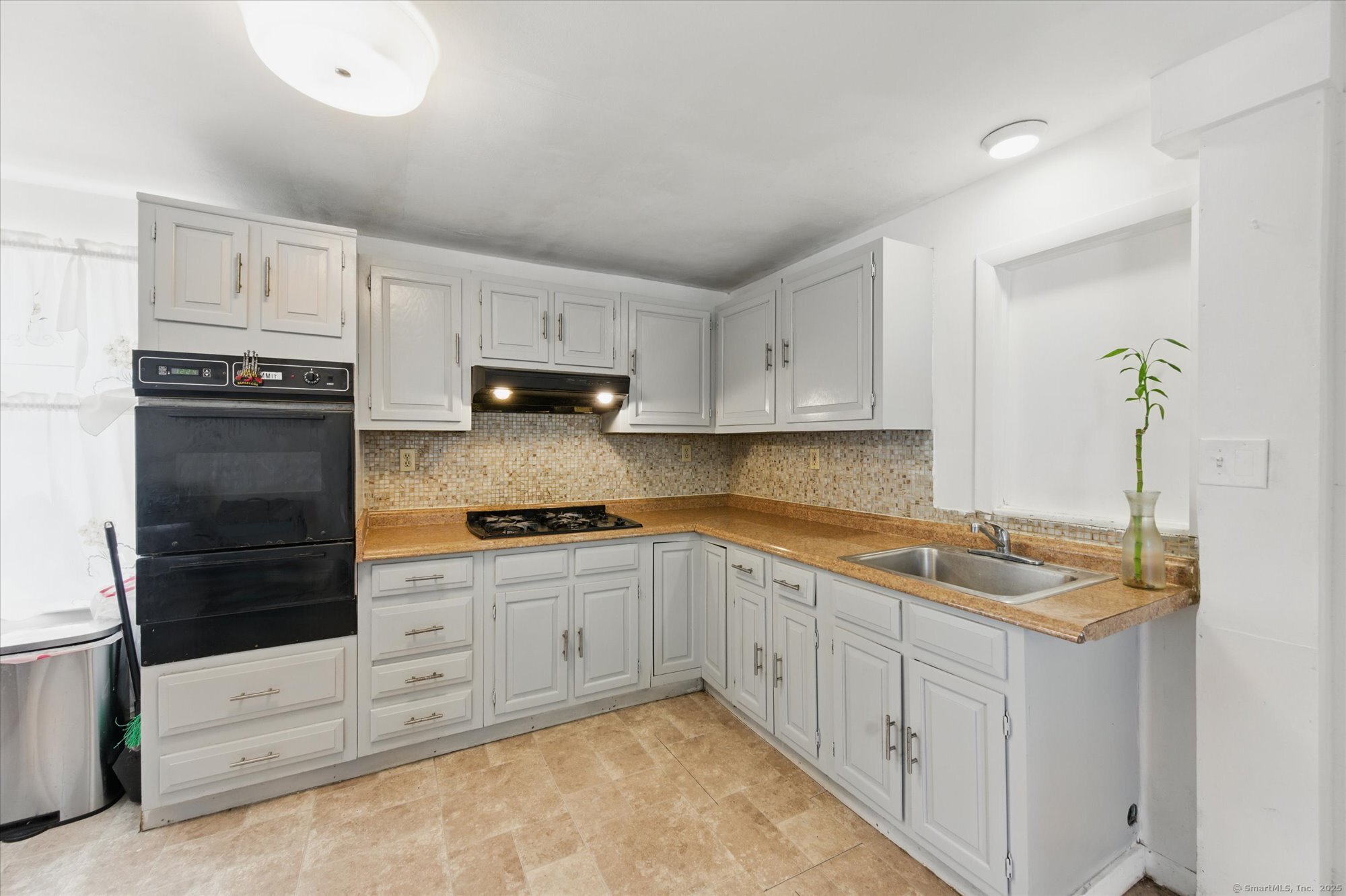 12 Woodland, Hamden, Connecticut 06514