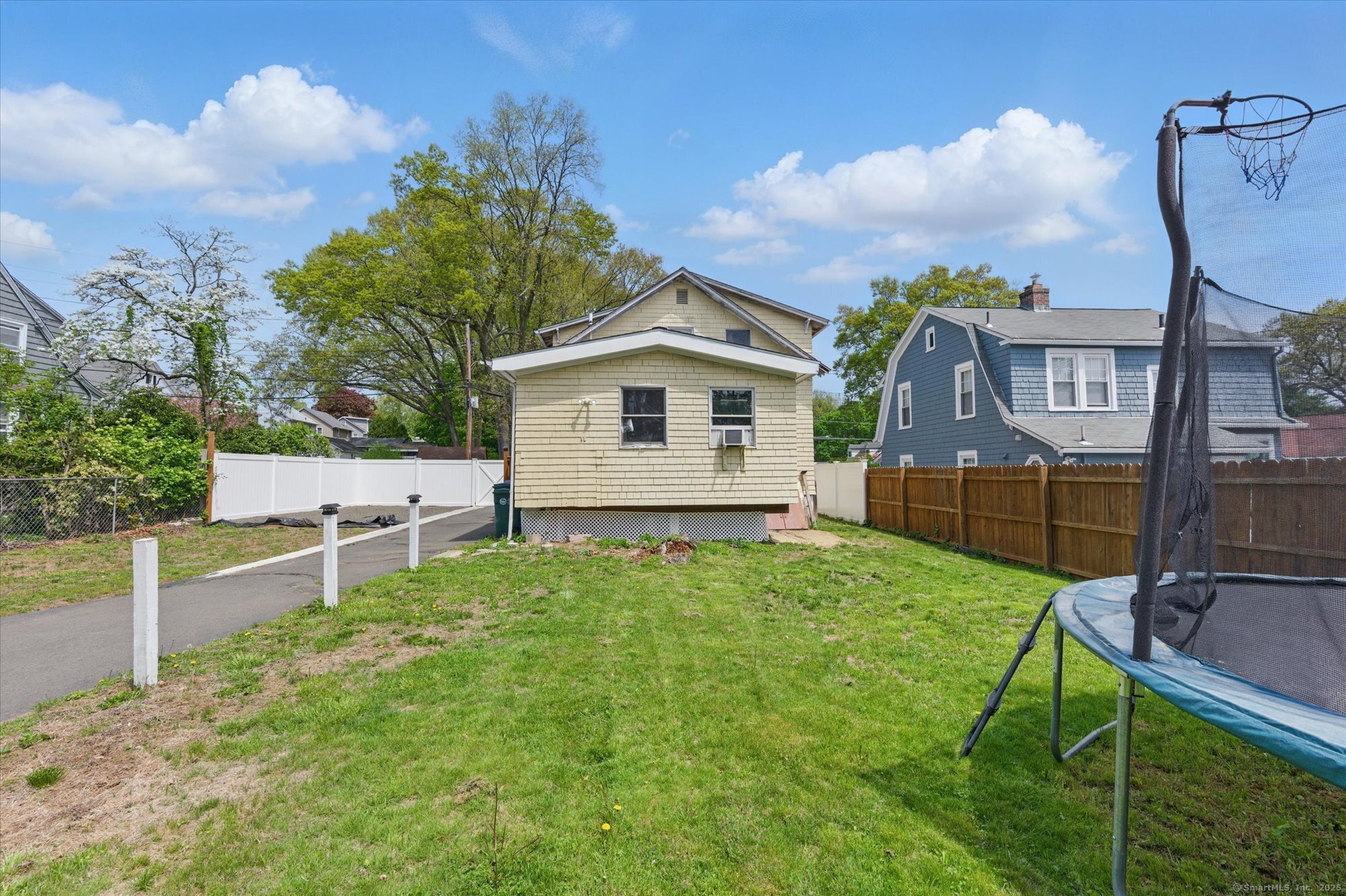 12 Woodland, Hamden, Connecticut 06514