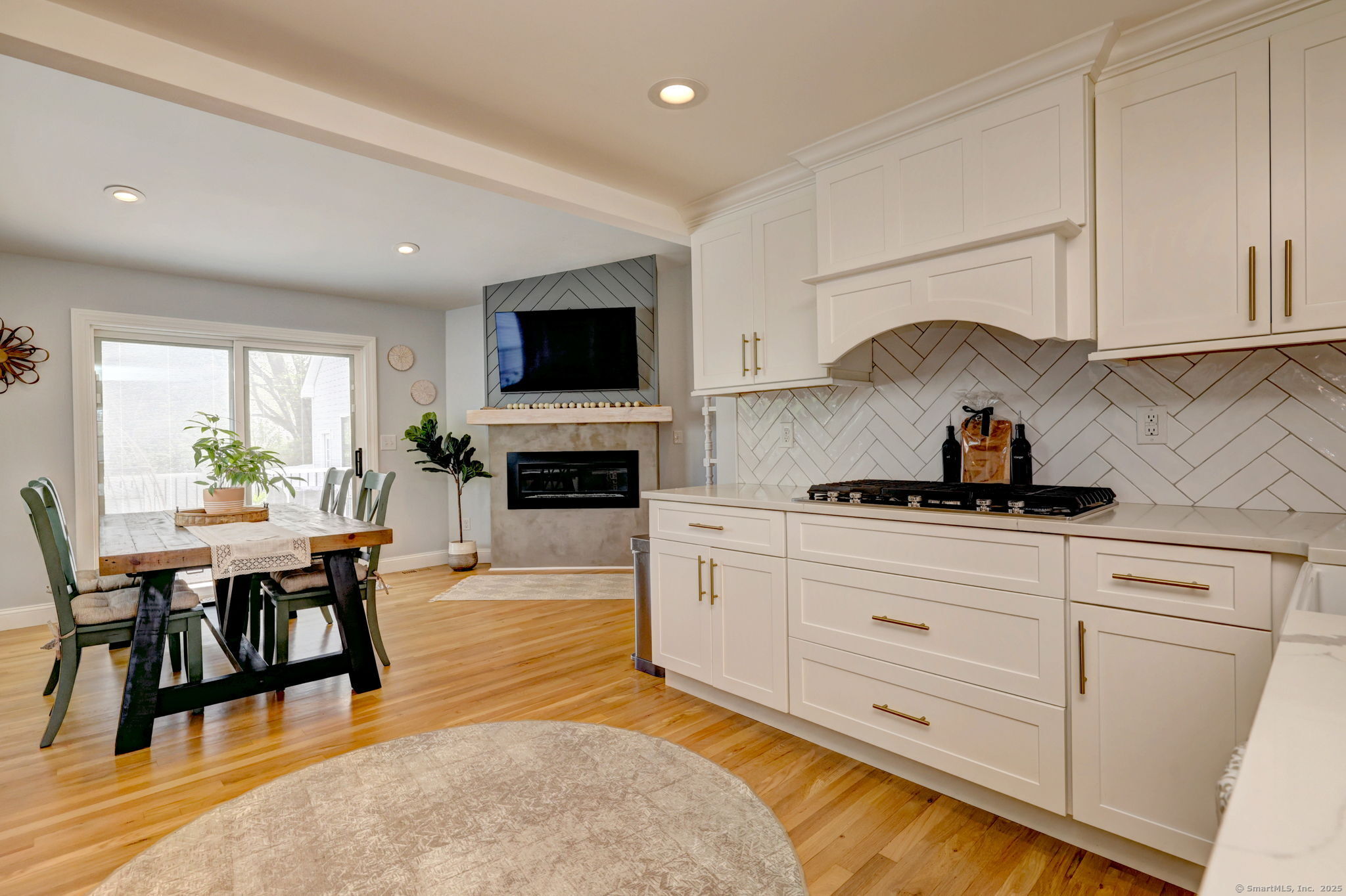 52 Canterbury, Milford, Connecticut 06460