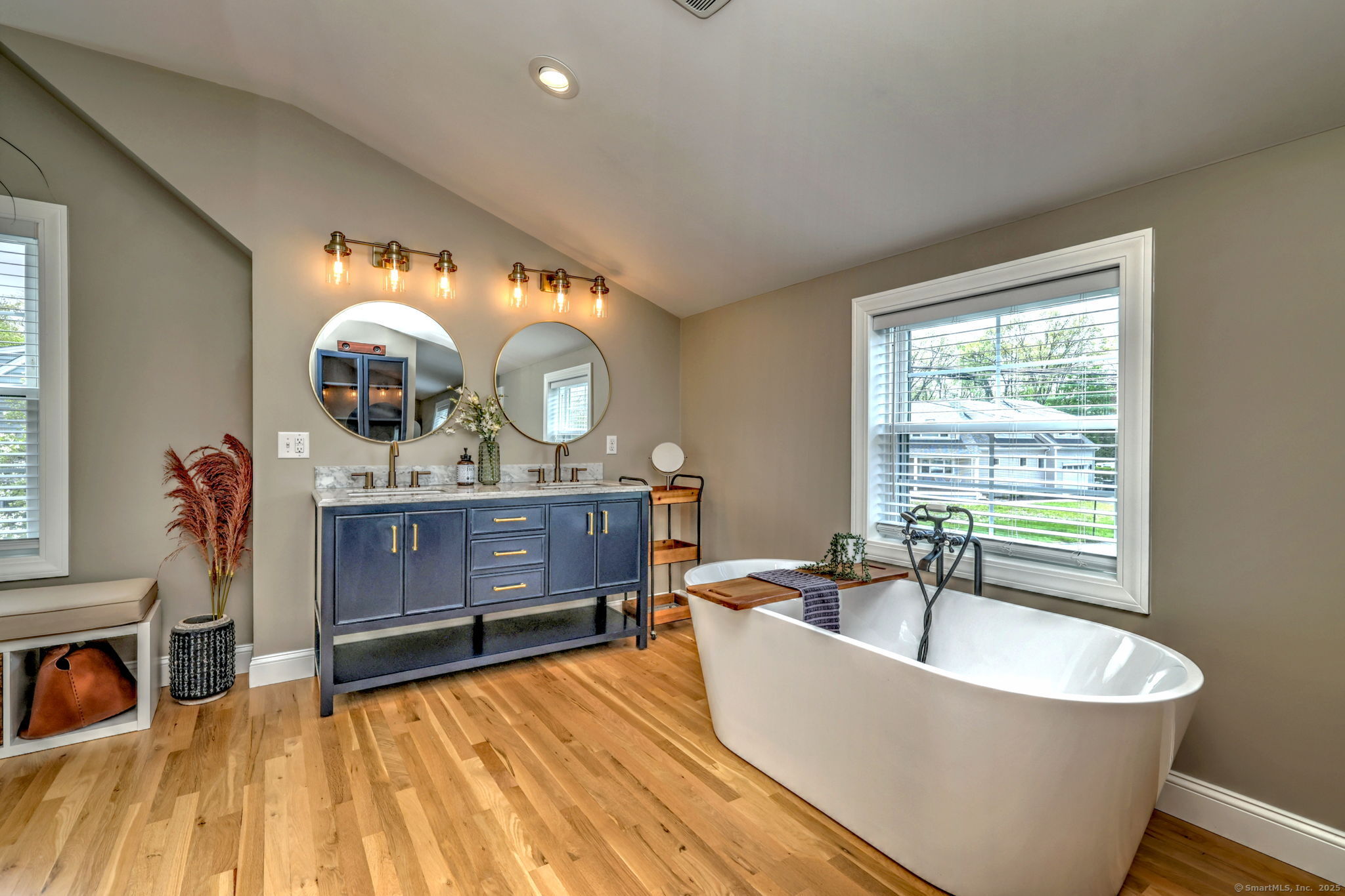 52 Canterbury, Milford, Connecticut 06460