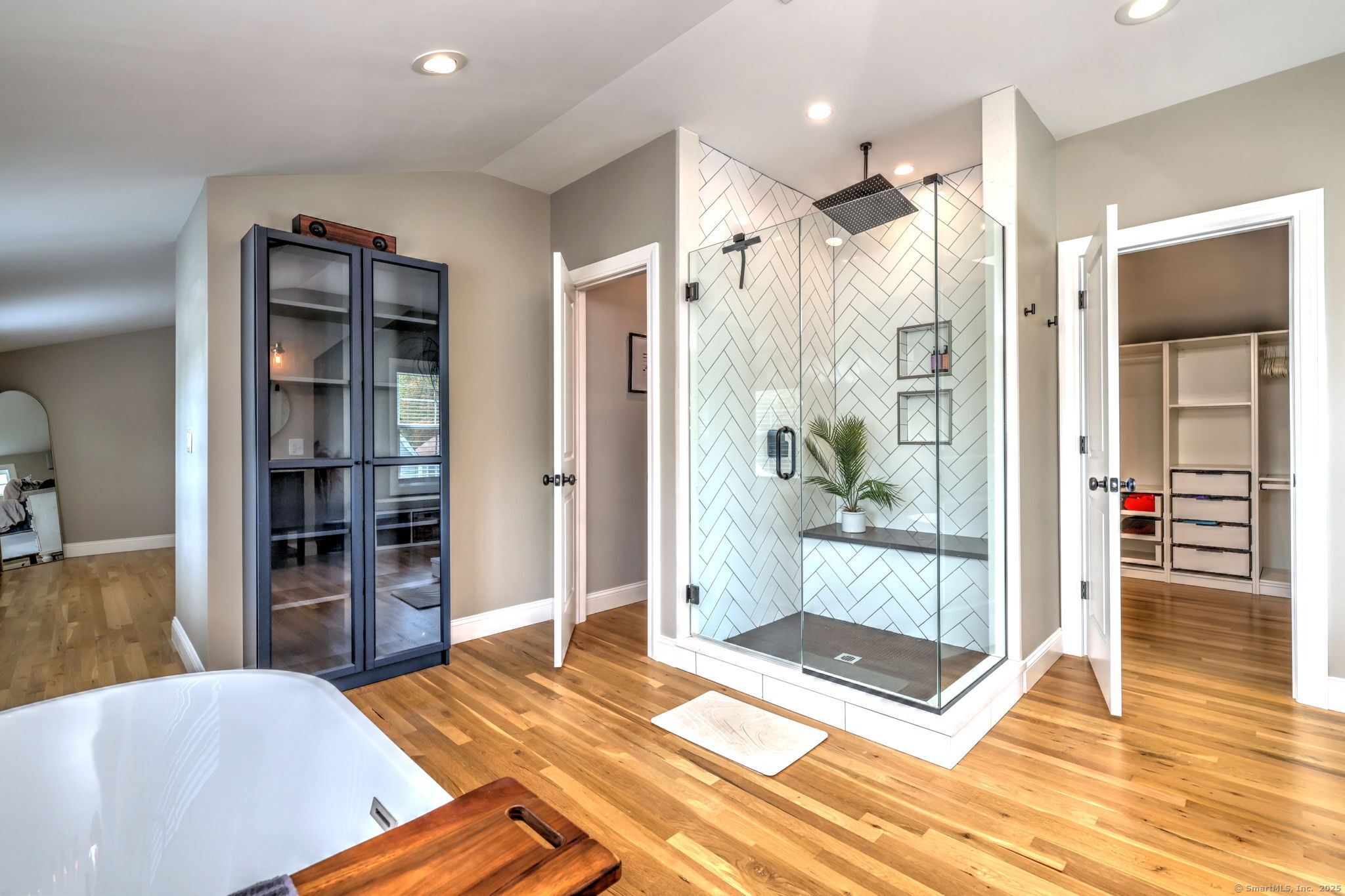 52 Canterbury, Milford, Connecticut 06460