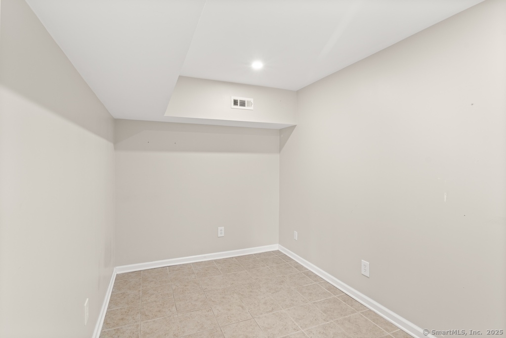 5 Tarone, Norwalk, Connecticut 06851