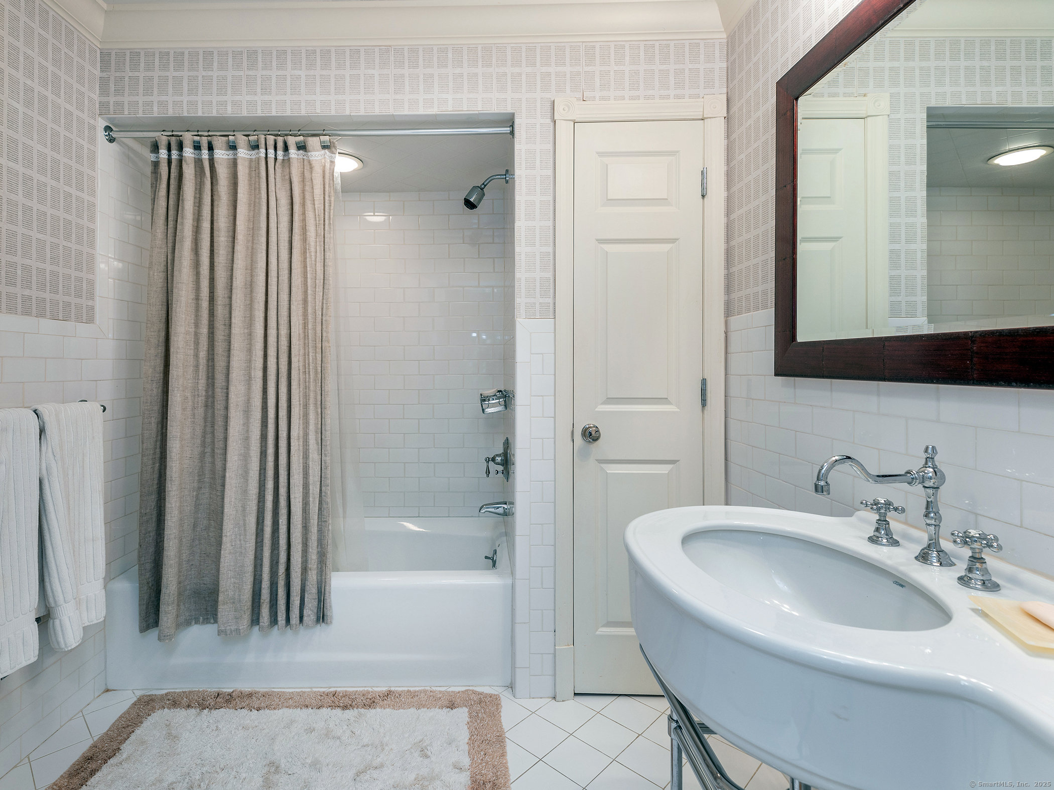 16 Sentry Hill, Roxbury, Connecticut 06783
