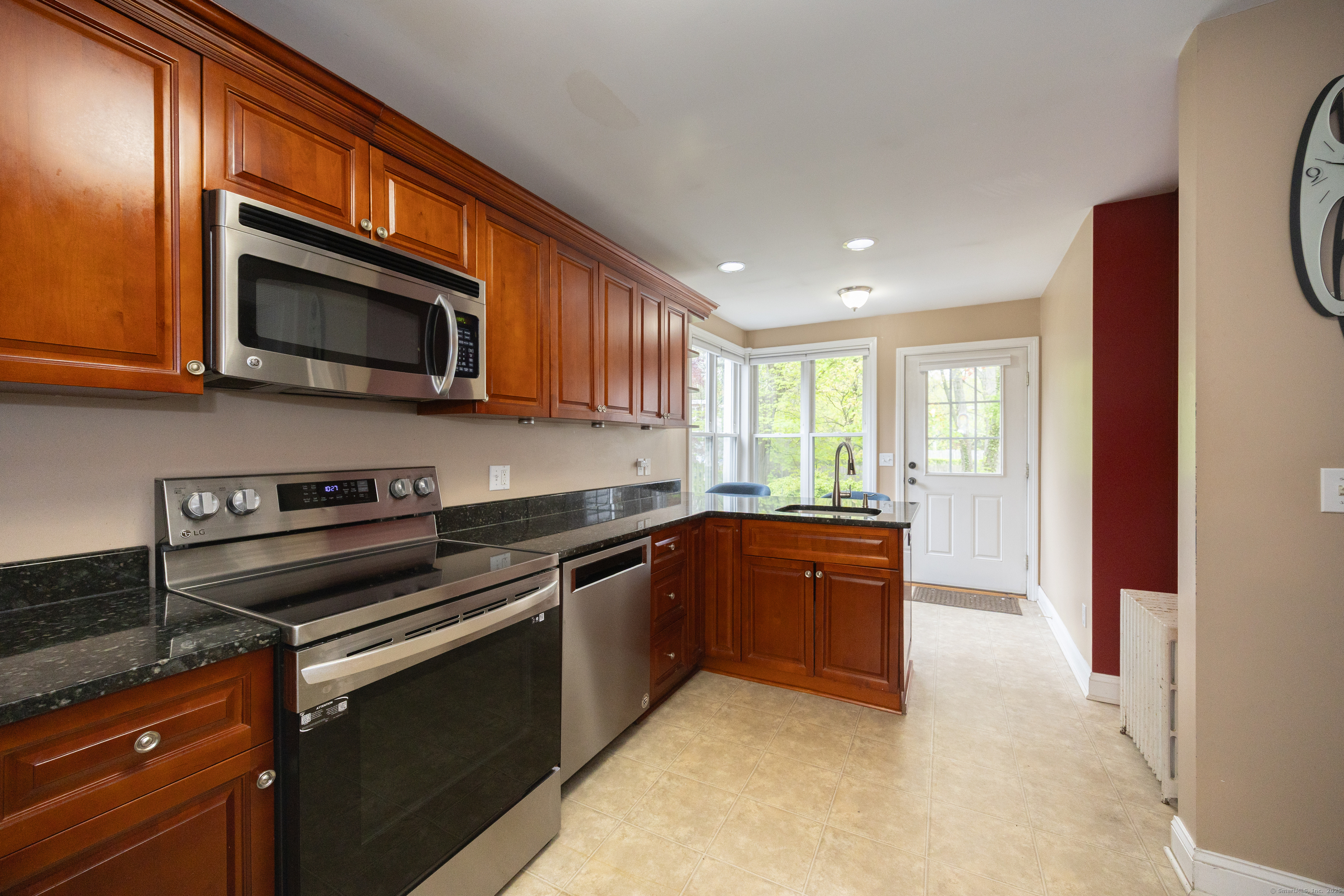 456 Painter, West Haven, Connecticut 06516