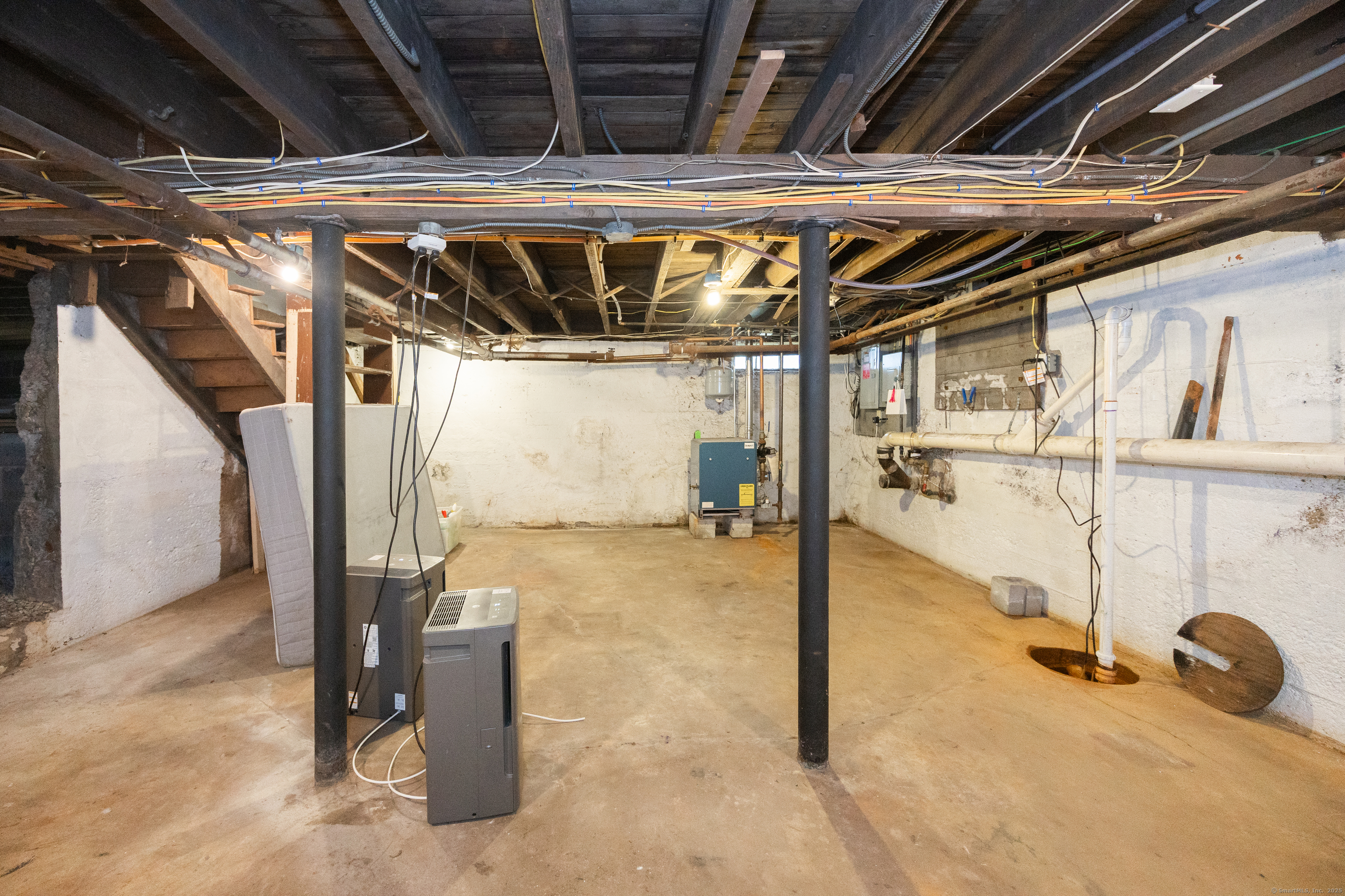 456 Painter, West Haven, Connecticut 06516