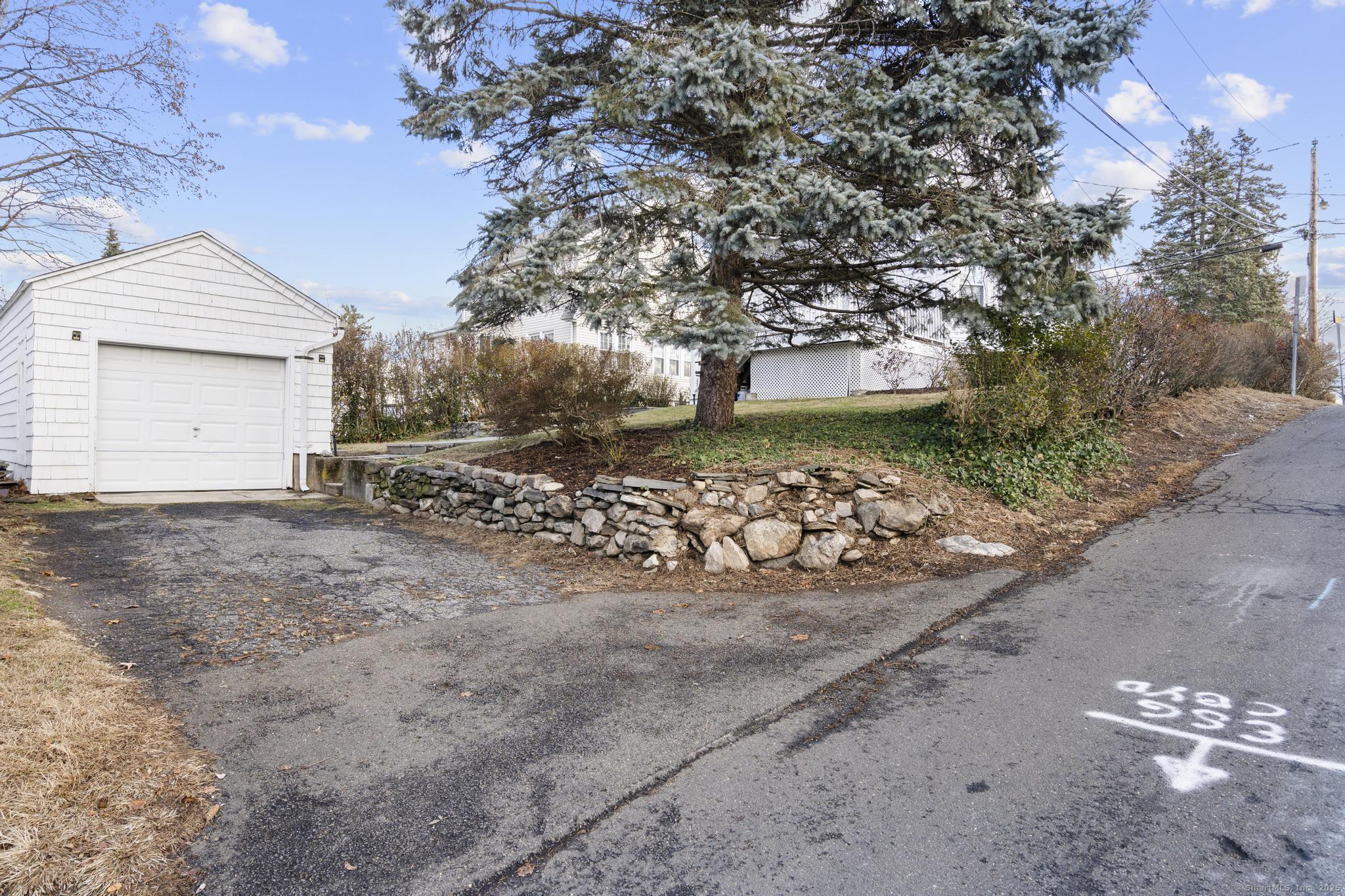 83 Center, Stamford, Connecticut 06906