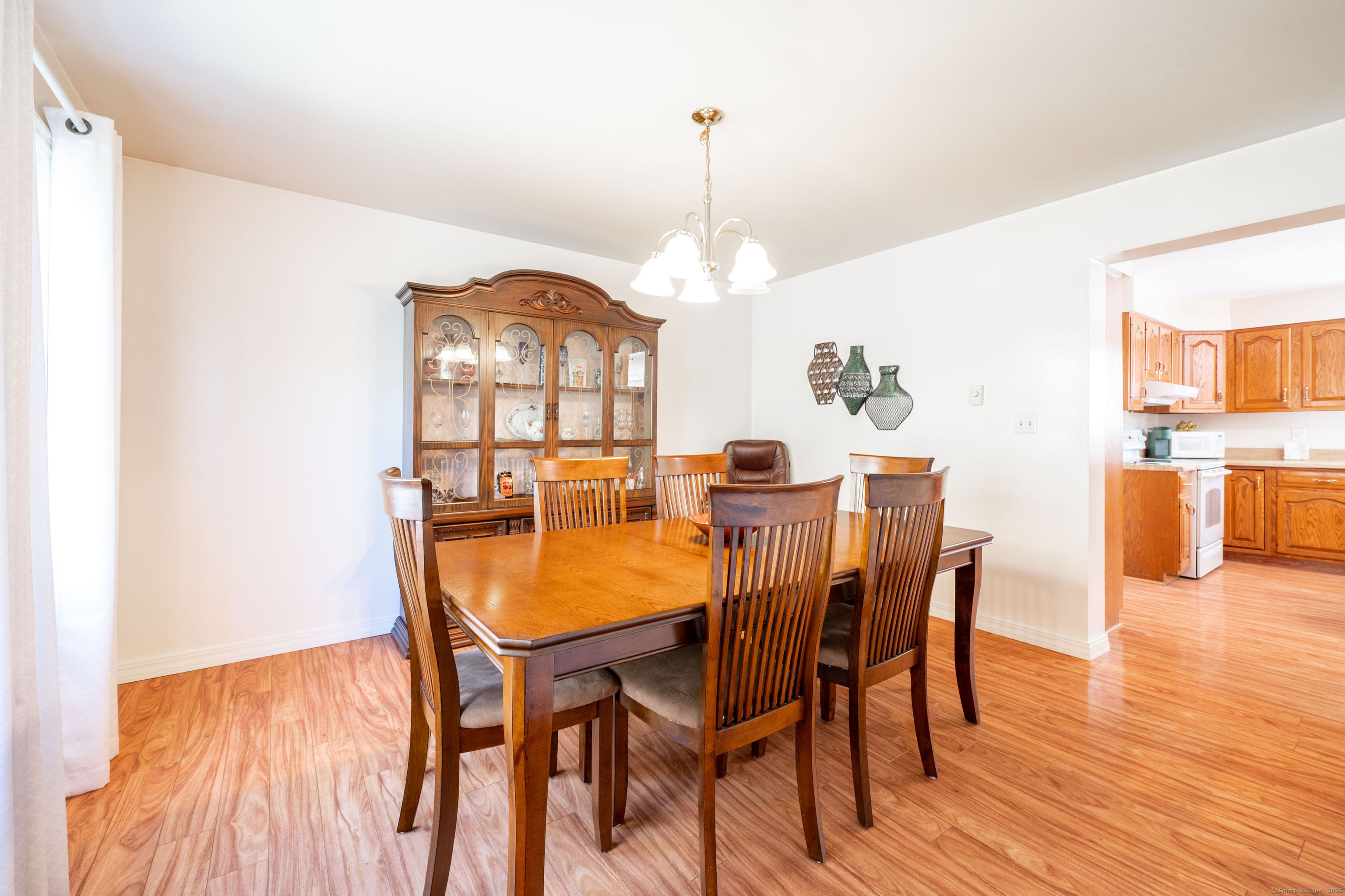 188 Huntingtown, Newtown, Connecticut 06470