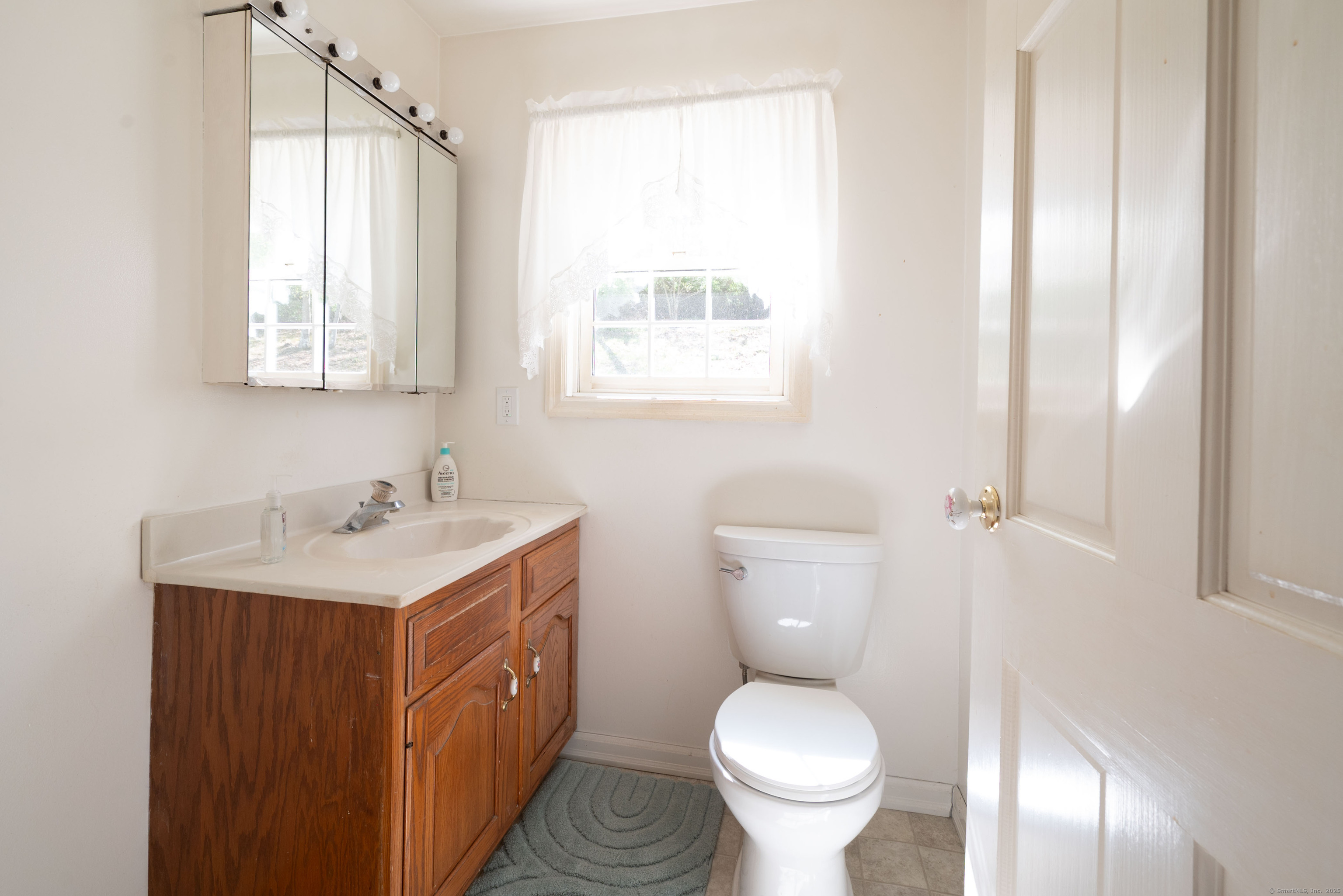 188 Huntingtown, Newtown, Connecticut 06470