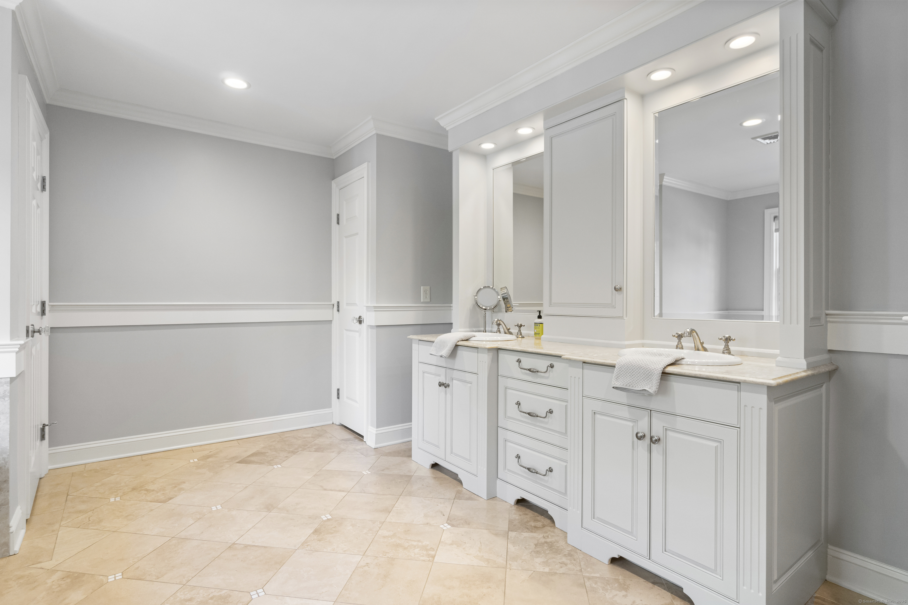 4 Silver Brook, Westport, Connecticut 06880