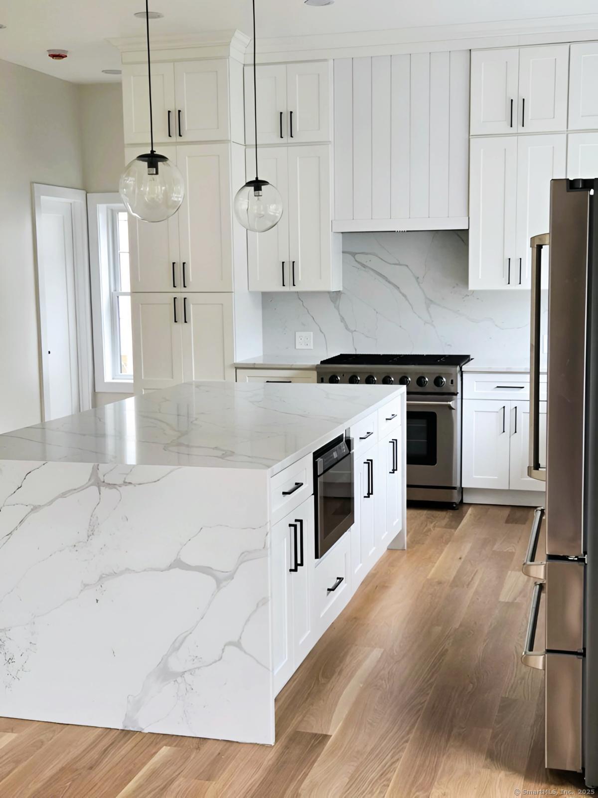 879 Riverside, Fairfield, Connecticut 06824