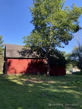 Homes for sale in Middlebury, CT | 28 Pine Hollow Dr, Middlebury, CT 06762 | MLS# 24093432