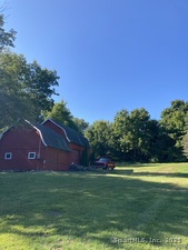 Homes for sale in Middlebury, CT | 28 Pine Hollow Dr, Middlebury, CT 06762 | MLS# 24093432