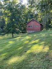 Homes for sale in Middlebury, CT | 28 Pine Hollow Dr, Middlebury, CT 06762 | MLS# 24093432