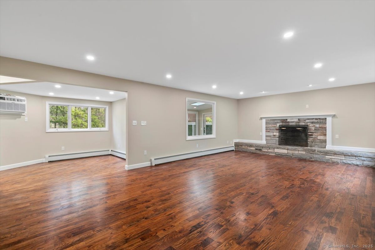 41 Cedarhurst, Milford, Connecticut 06461