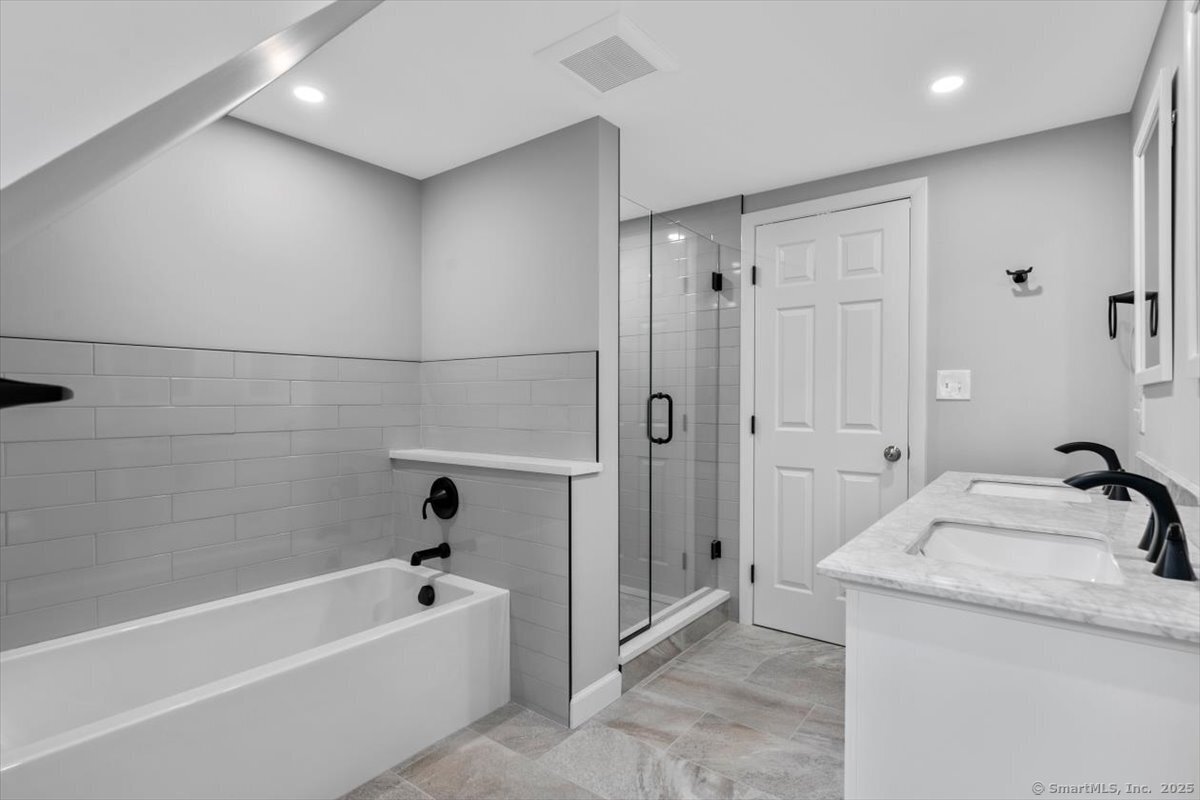 41 Cedarhurst, Milford, Connecticut 06461