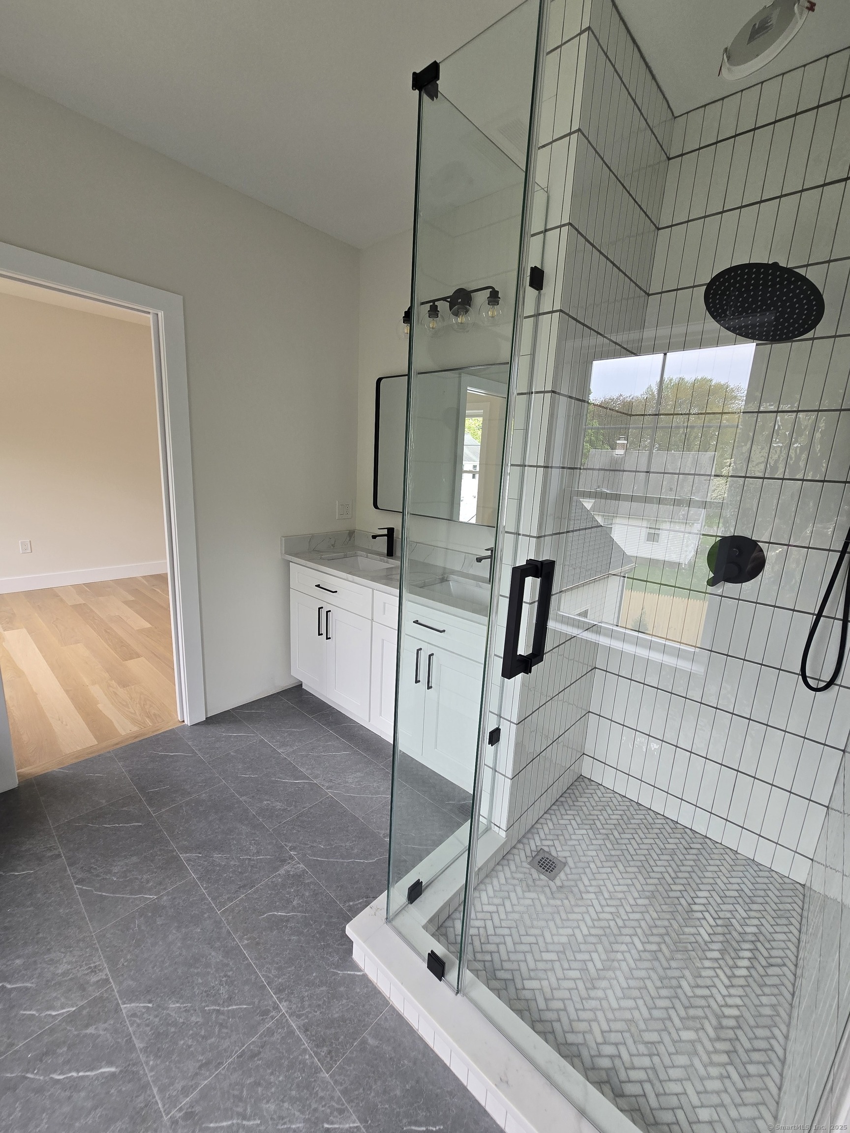 879 Riverside, Fairfield, Connecticut 06824