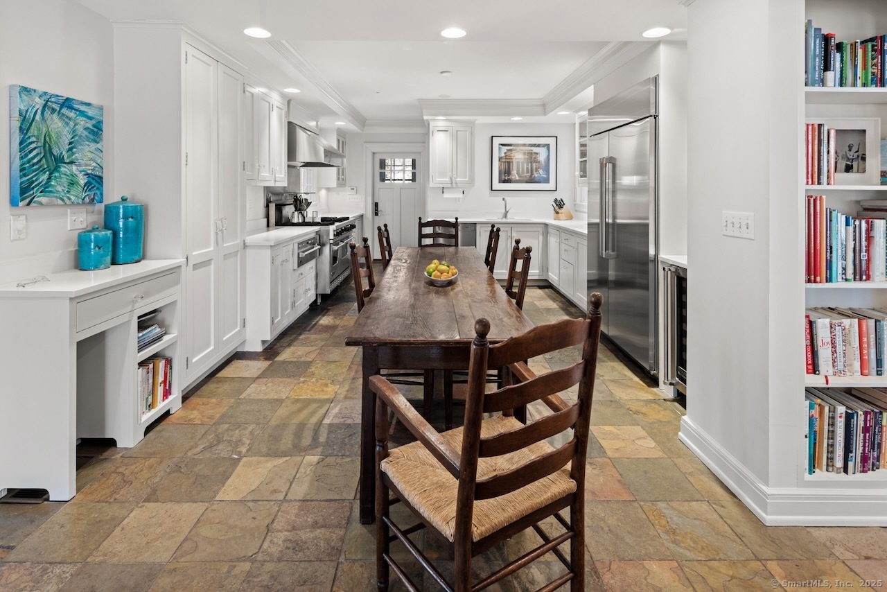 3113 Bronson, Fairfield, Connecticut 06824