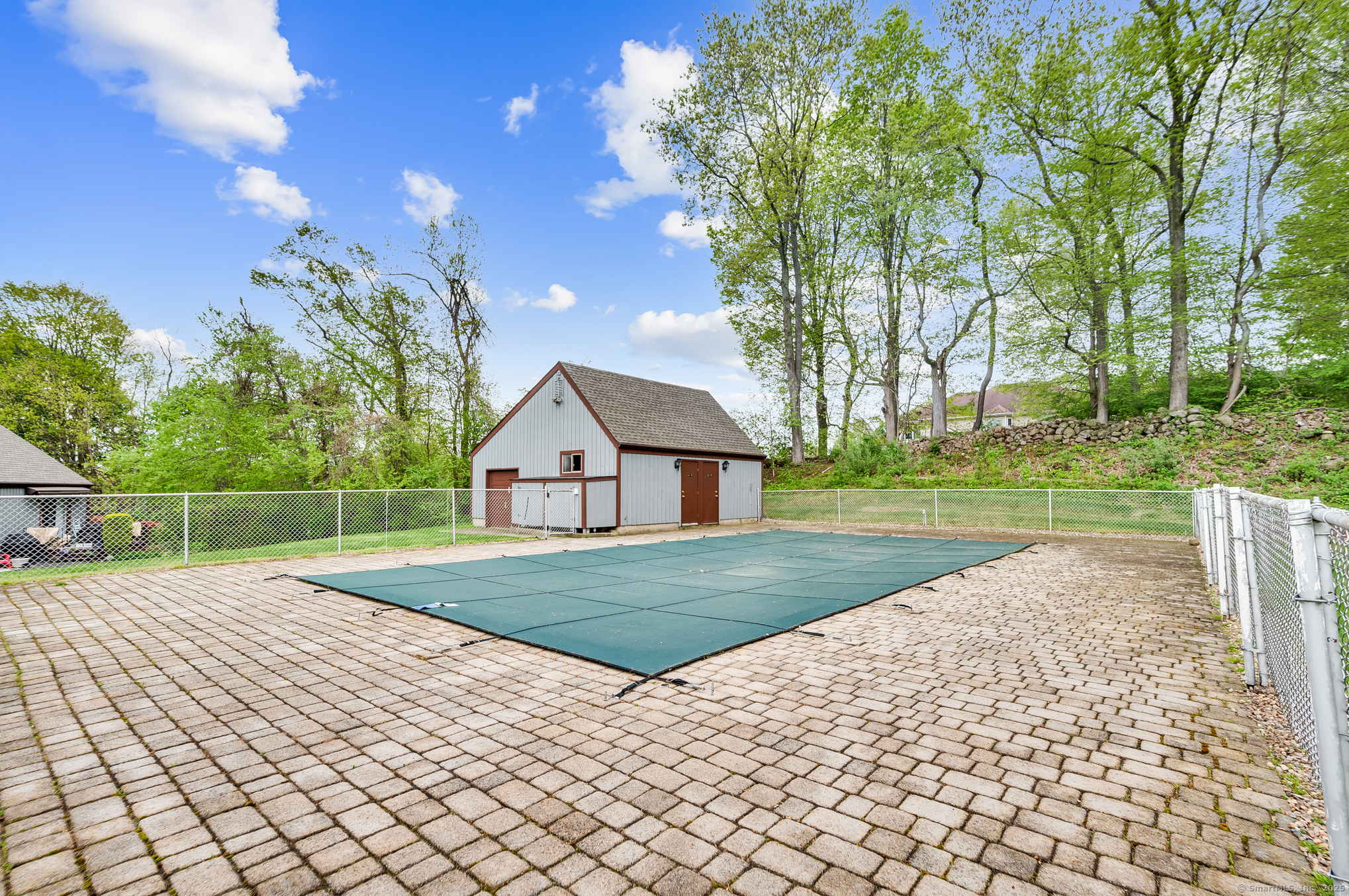 17 Shepard Hill, Hamden, Connecticut 06514