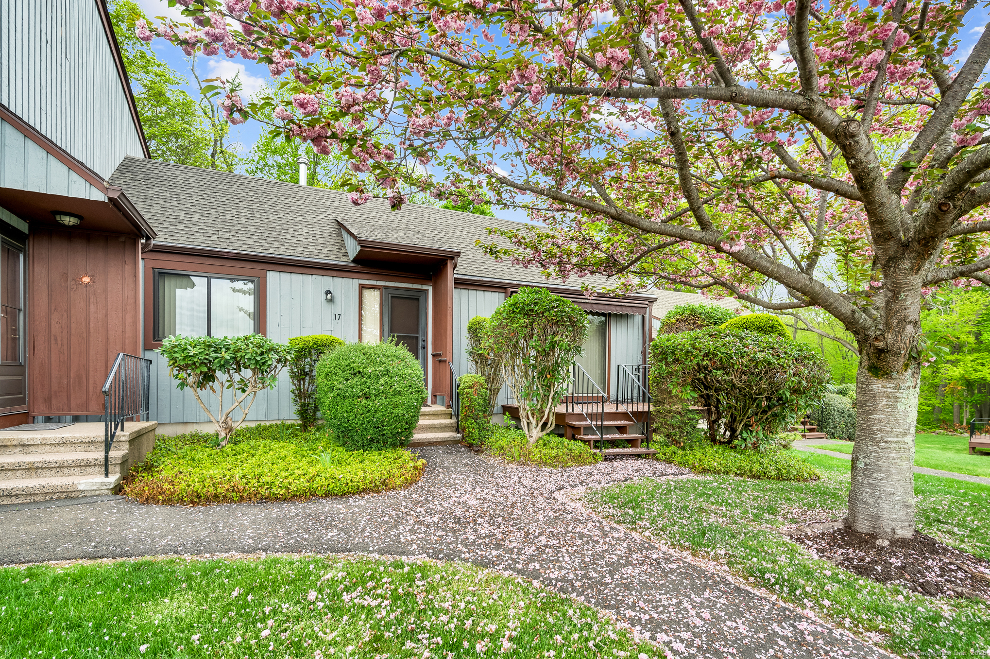 17 Shepard Hill, Hamden, Connecticut 06514