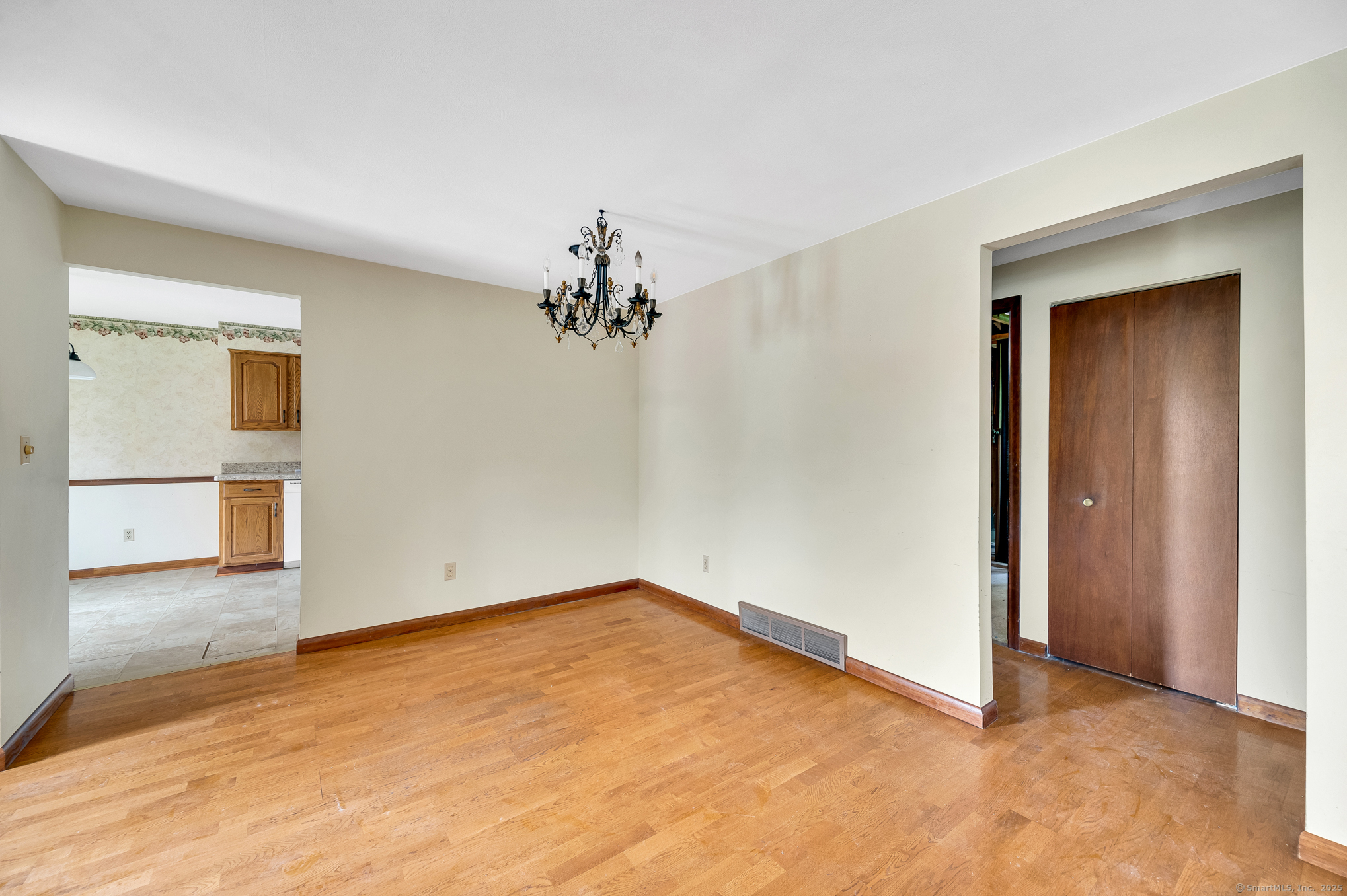 17 Shepard Hill, Hamden, Connecticut 06514