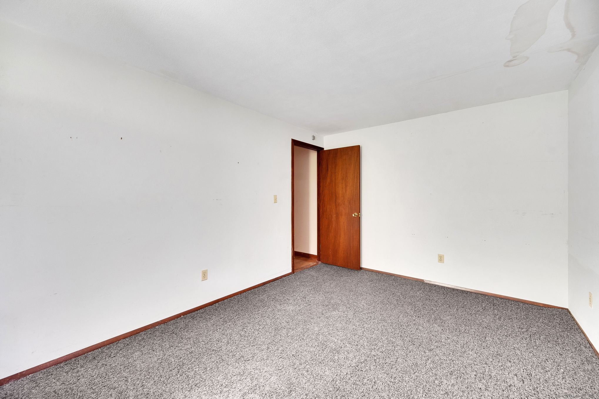 17 Shepard Hill, Hamden, Connecticut 06514