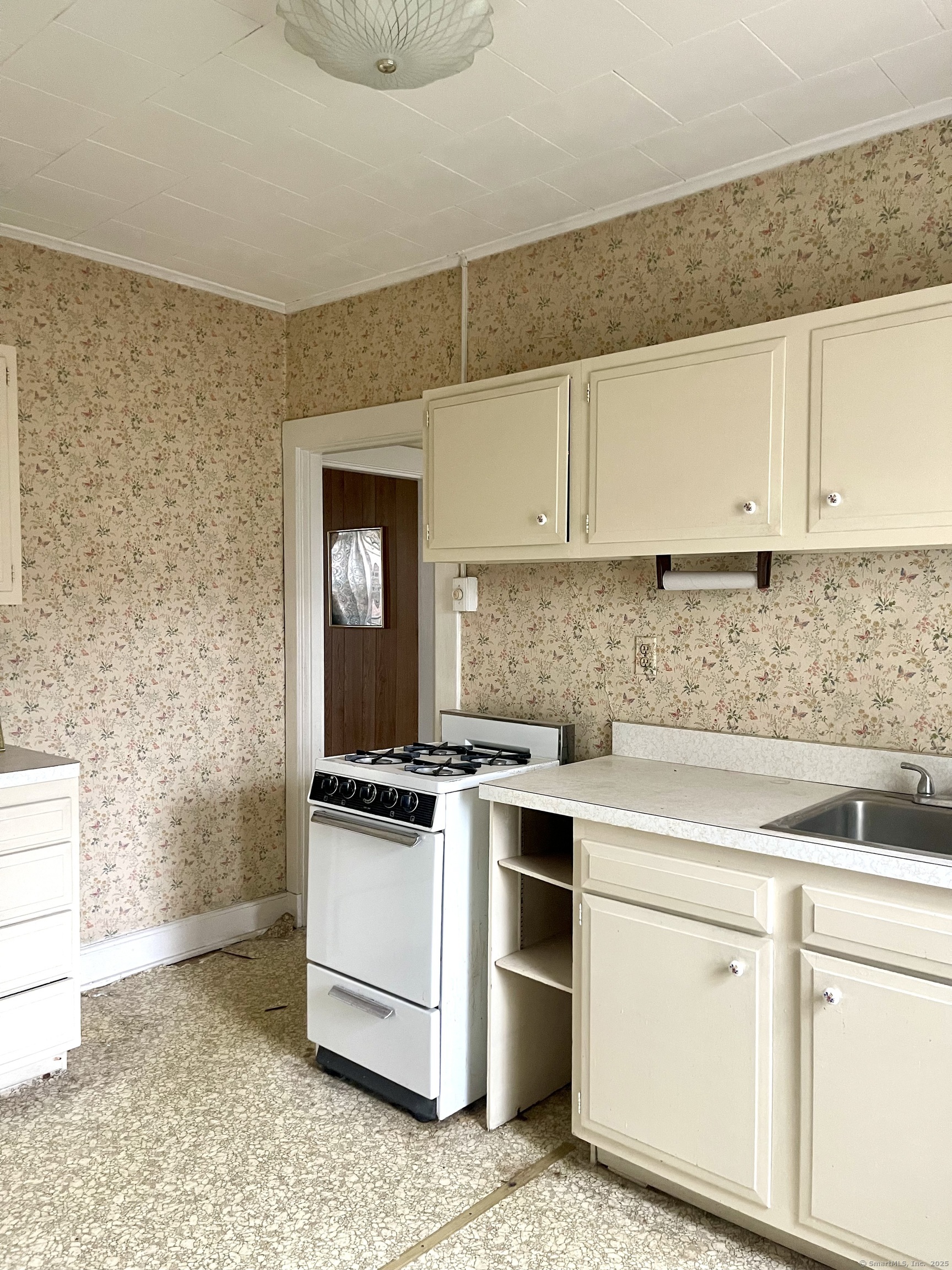 26 Rowsley, Bridgeport, Connecticut 06605