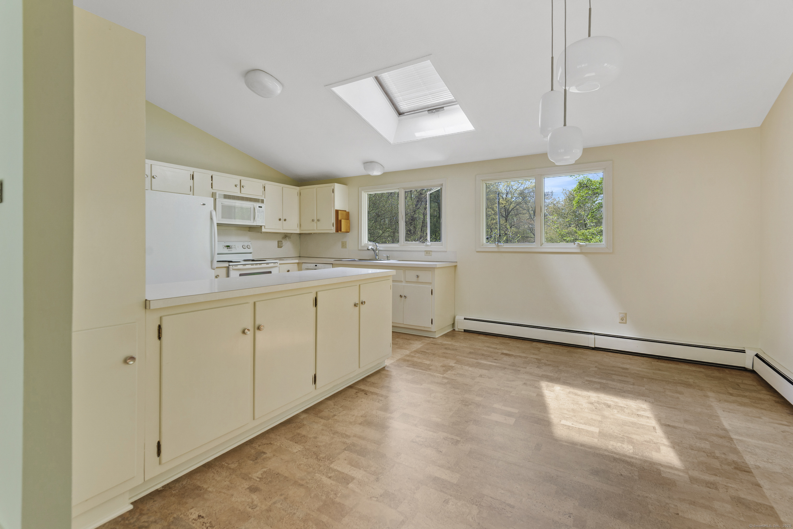 102 Colonial, Guilford, Connecticut 06437