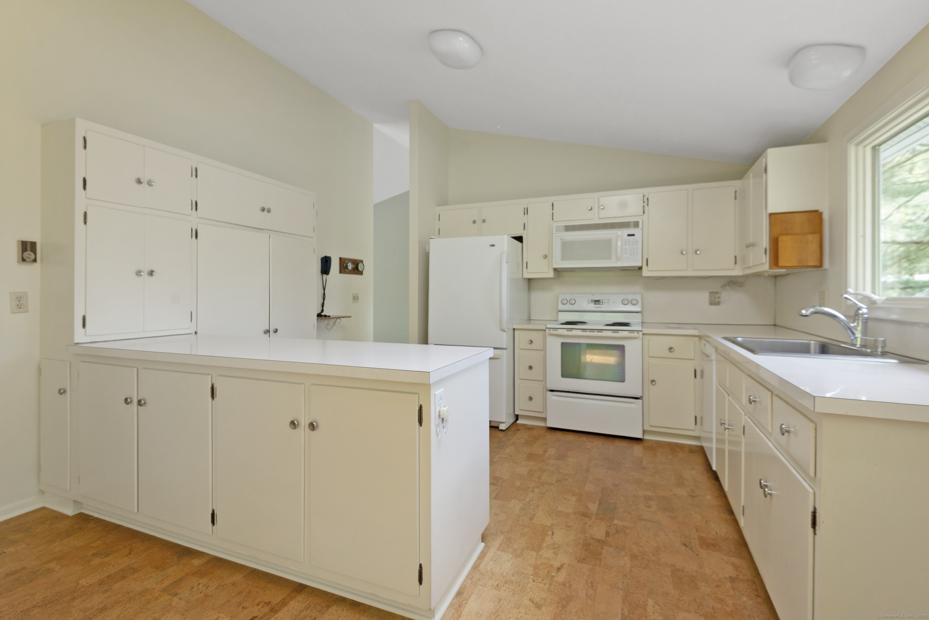 102 Colonial, Guilford, Connecticut 06437