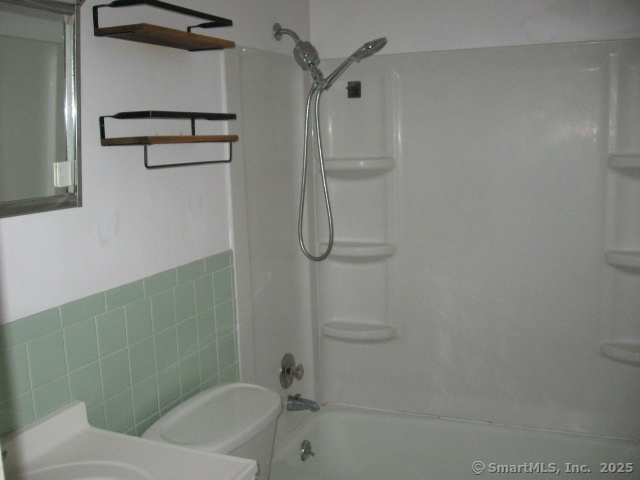 362 Colonial, Waterbury, Connecticut 06704