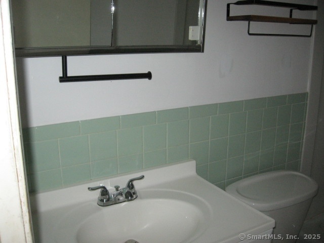 362 Colonial, Waterbury, Connecticut 06704