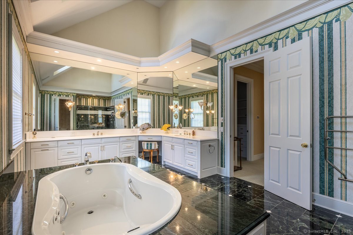 21 Queens Grant, Fairfield, Connecticut 06824