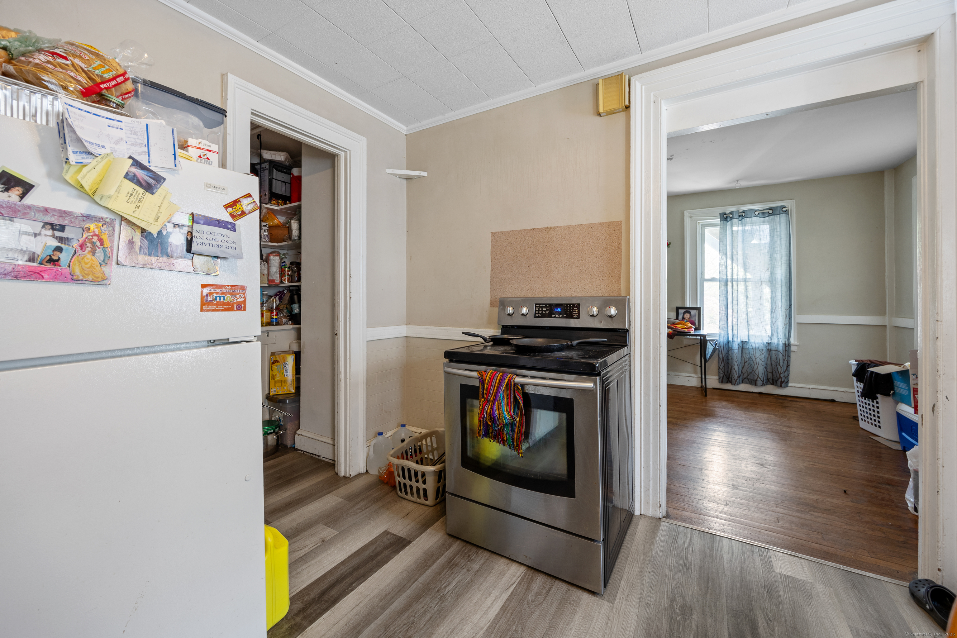16 High, Meriden, Connecticut 06450