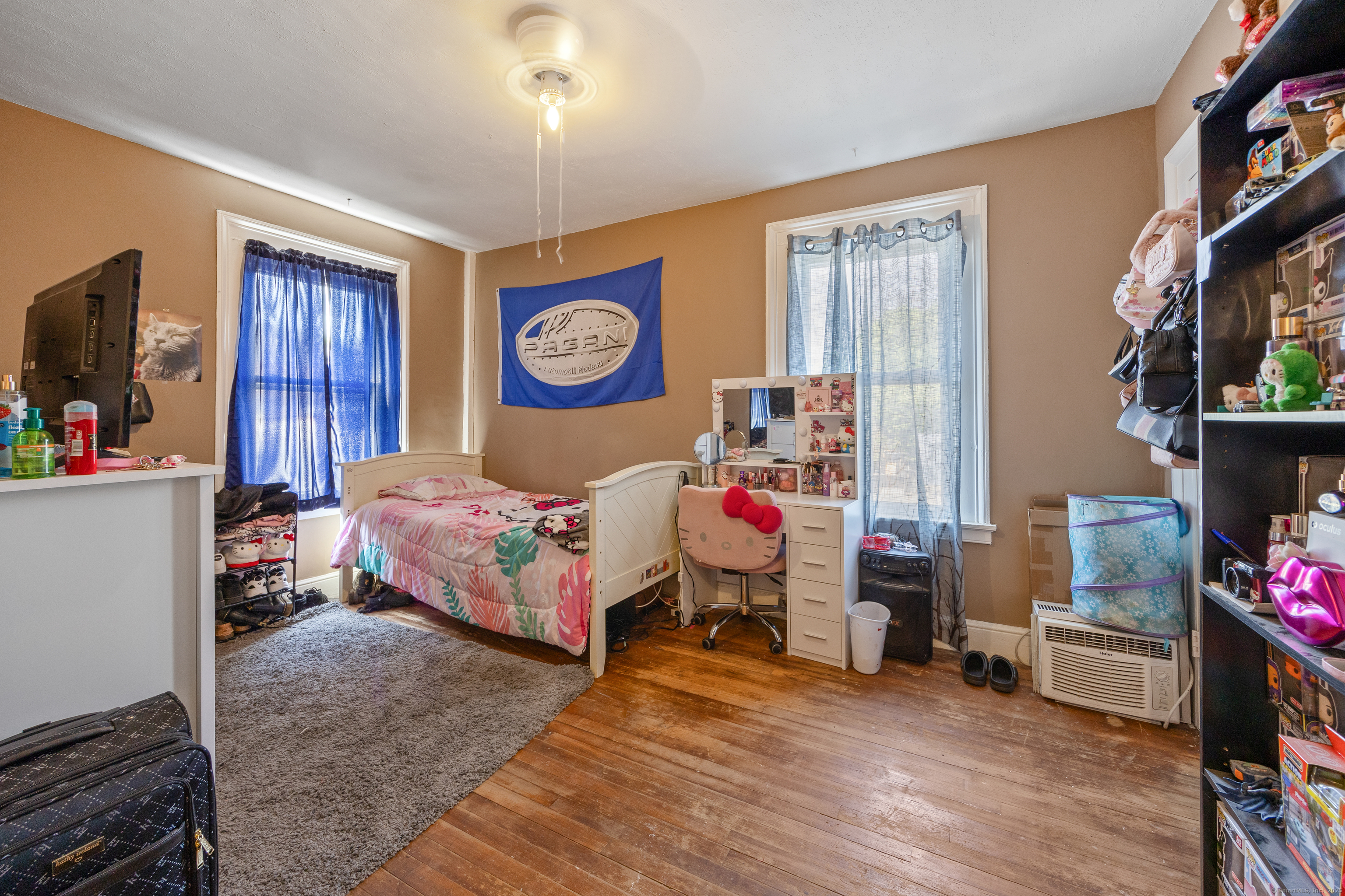16 High, Meriden, Connecticut 06450