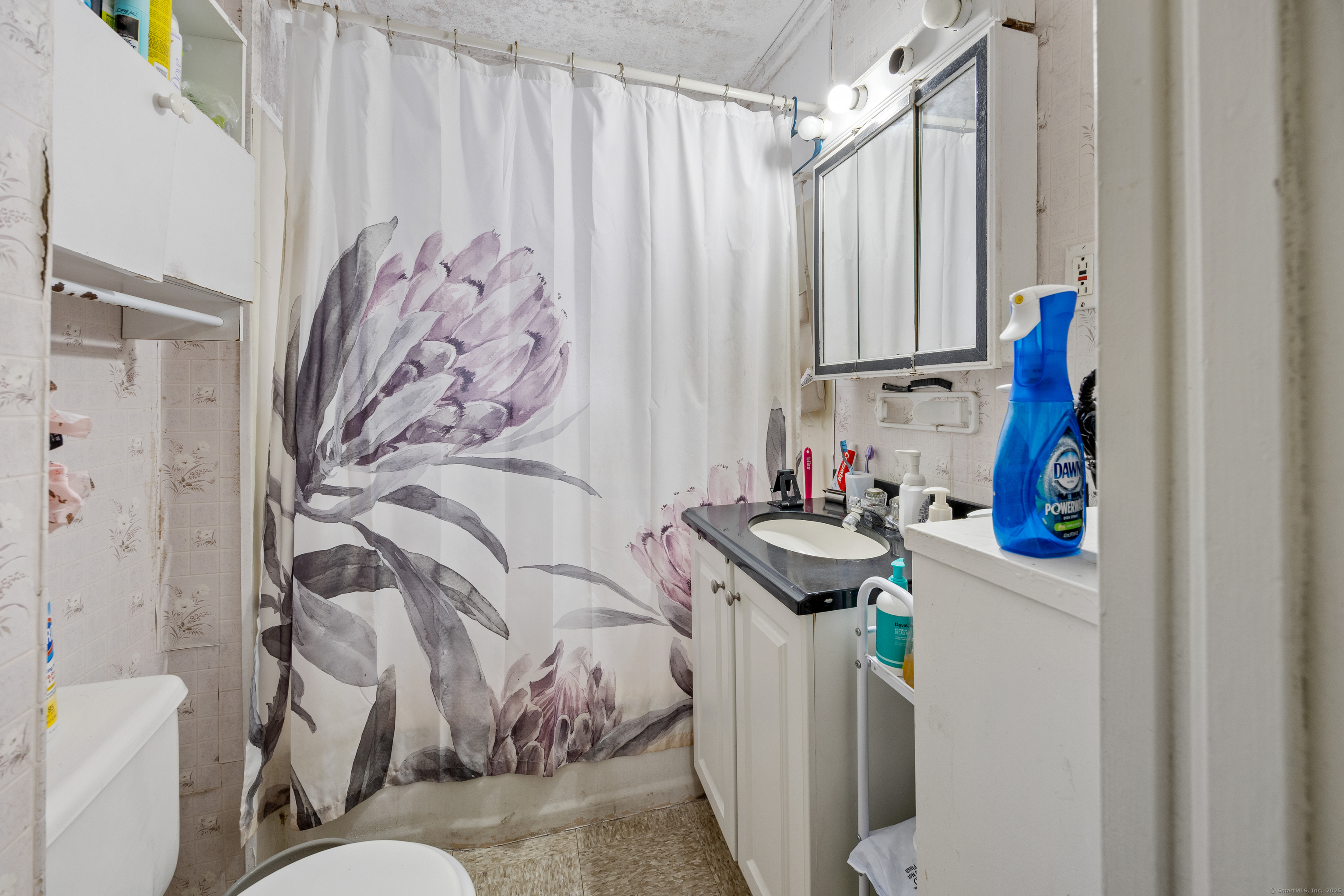 16 High, Meriden, Connecticut 06450