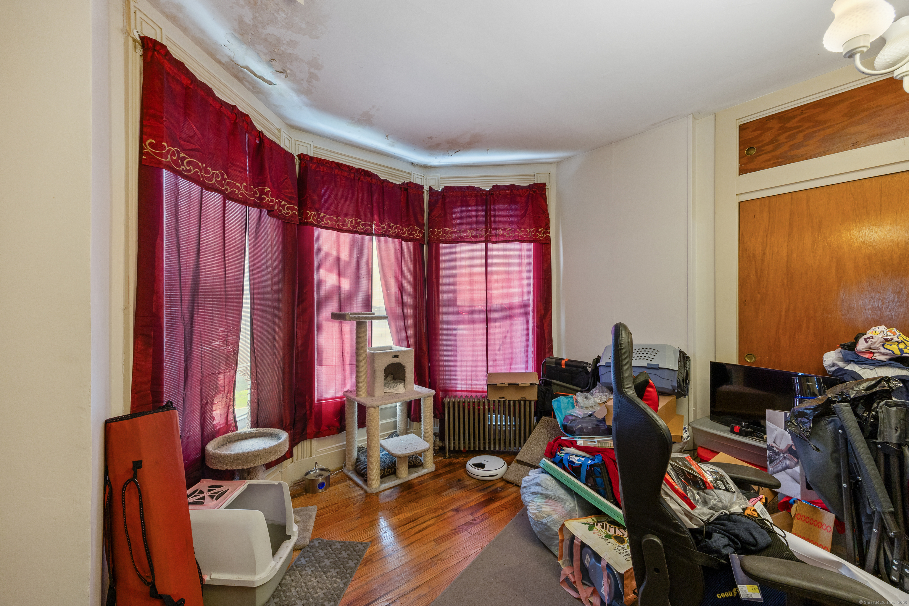 16 High, Meriden, Connecticut 06450